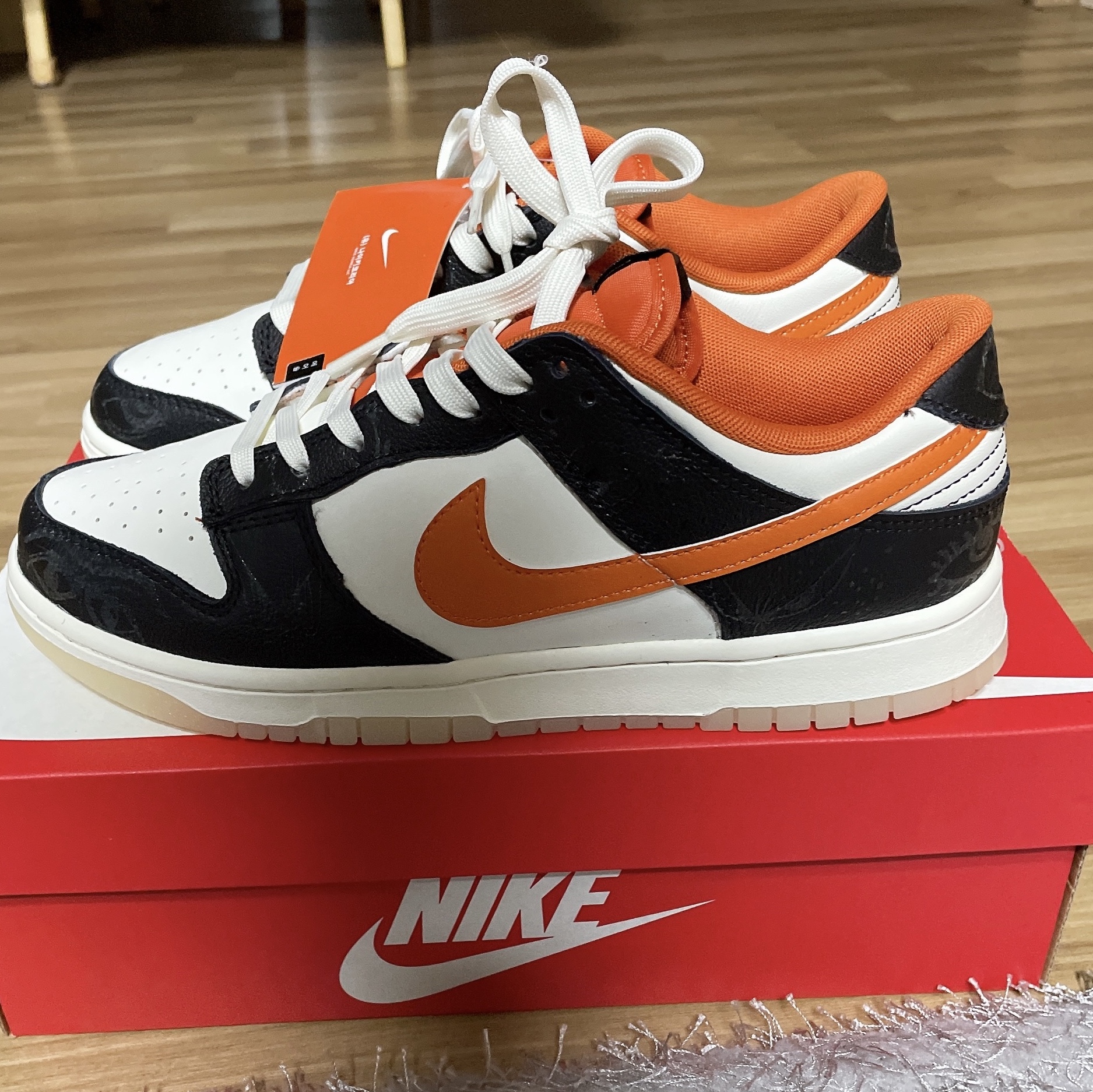 Nike Dunk Low Retro PRM Halloween 착용 스타일 - 2