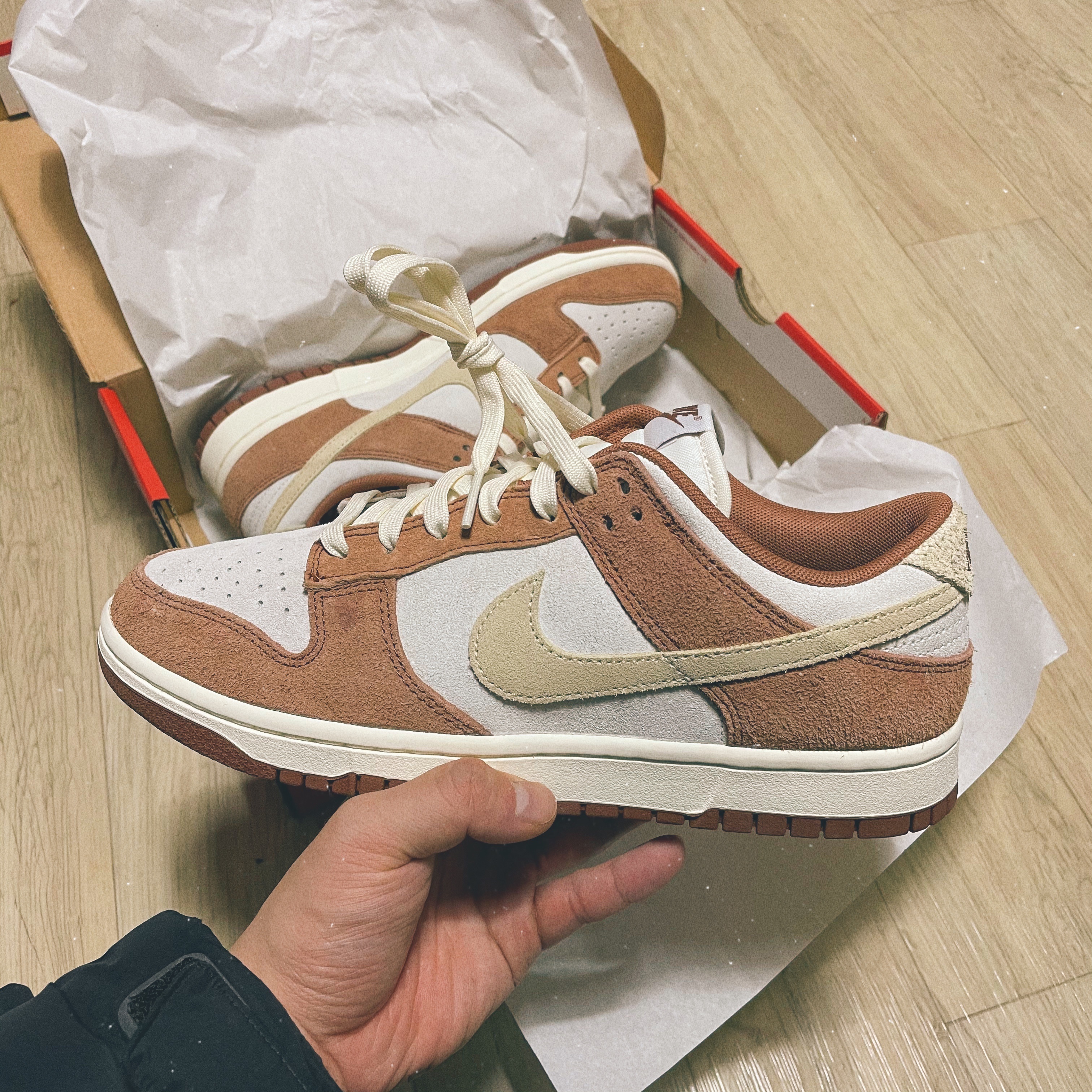 Nike Dunk Low Pro Premium Medium Curry 착용 스타일