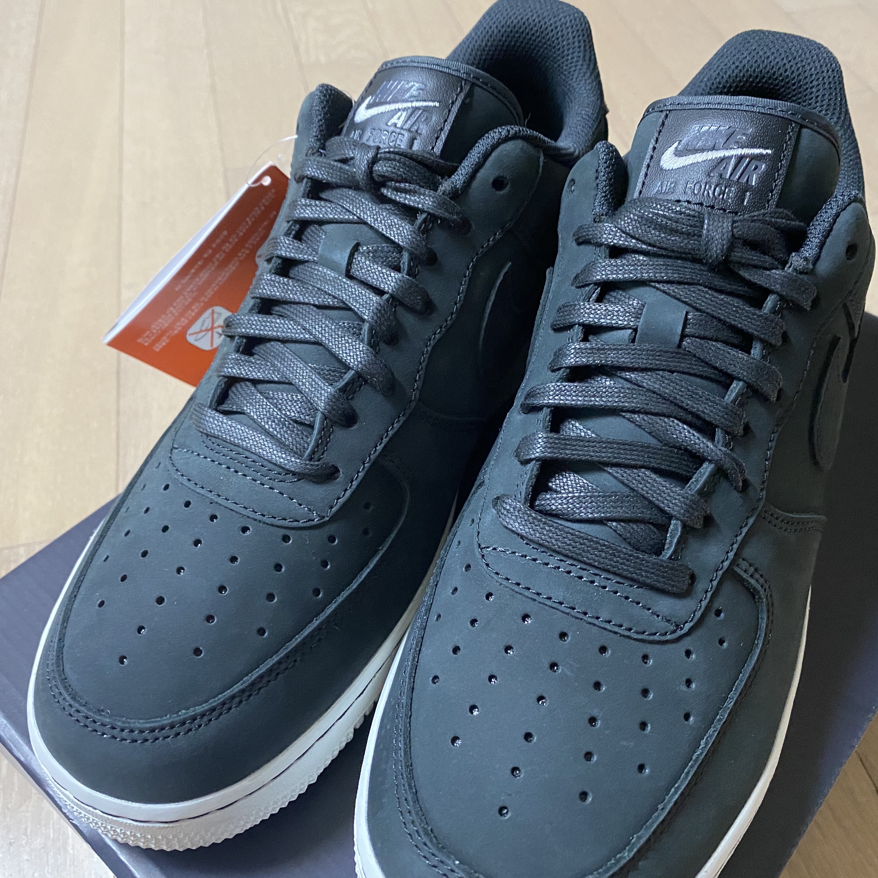 Nike Air Force 1 '07 LX Off Noir 착용 스타일 - 3