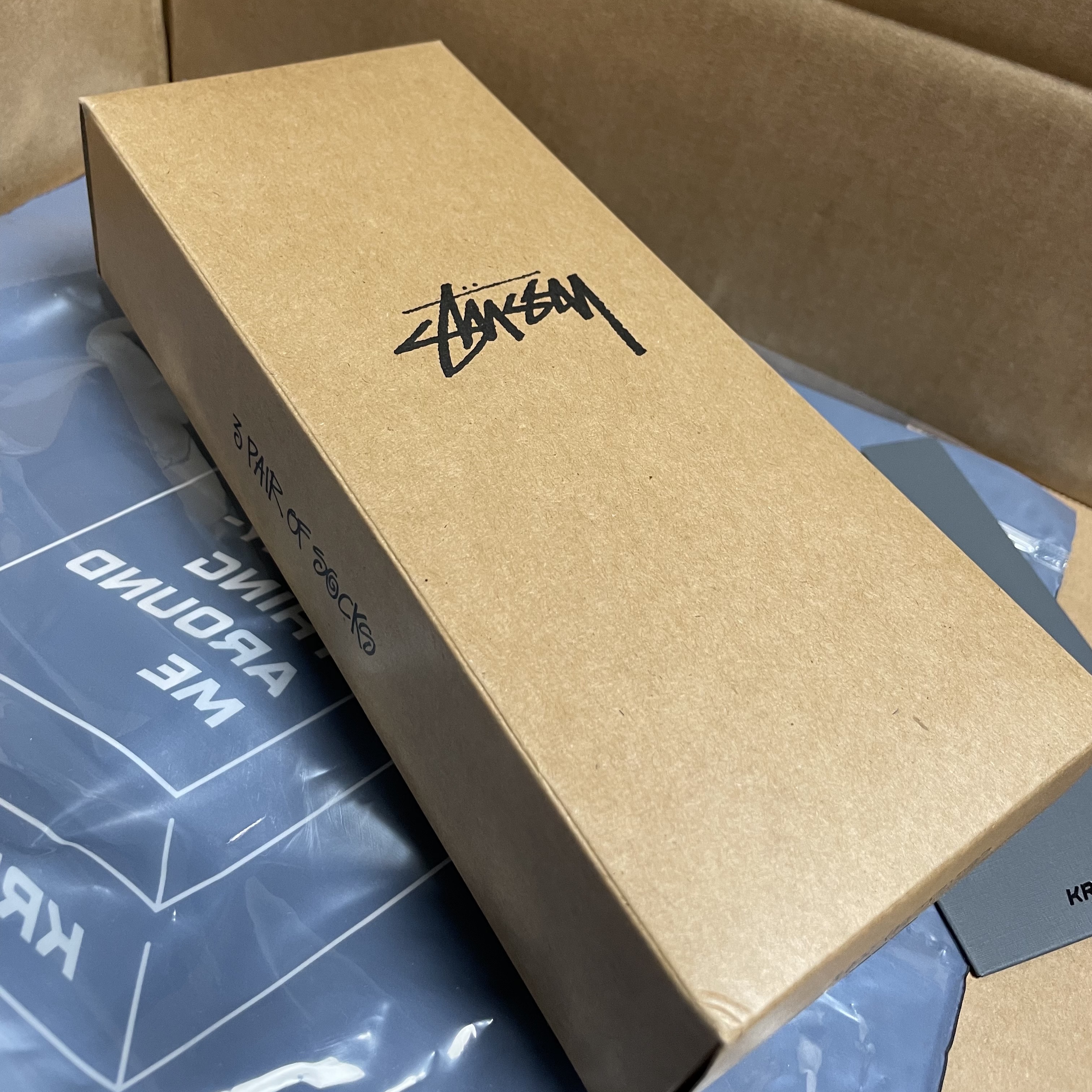 Stussy Small Stock Crew Socks White (3 Pack) 착용 스타일 - 2