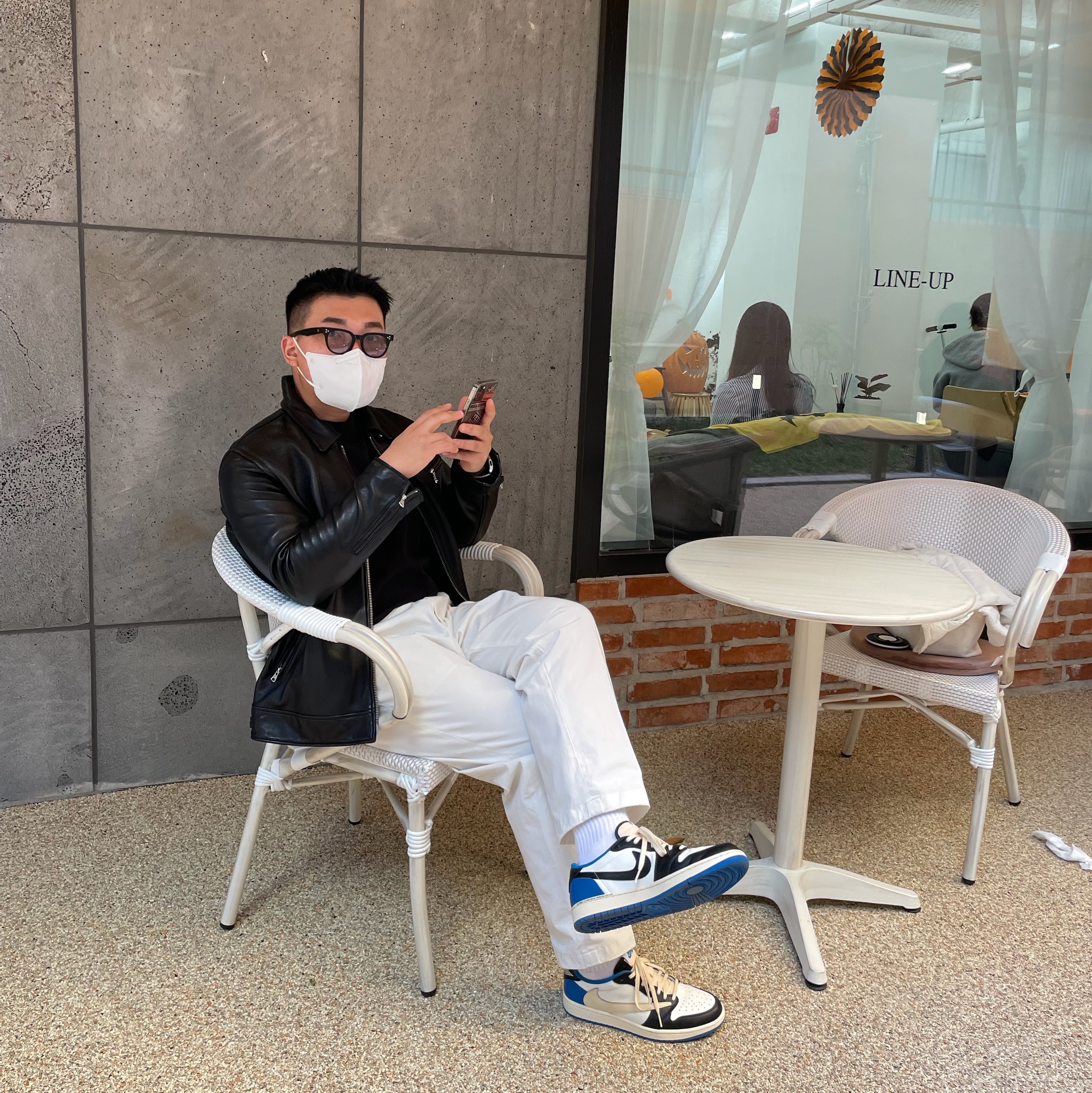 Jordan 1 x Travis Scott x Fragment Retro Low OG SP Military Blue 착용 스타일