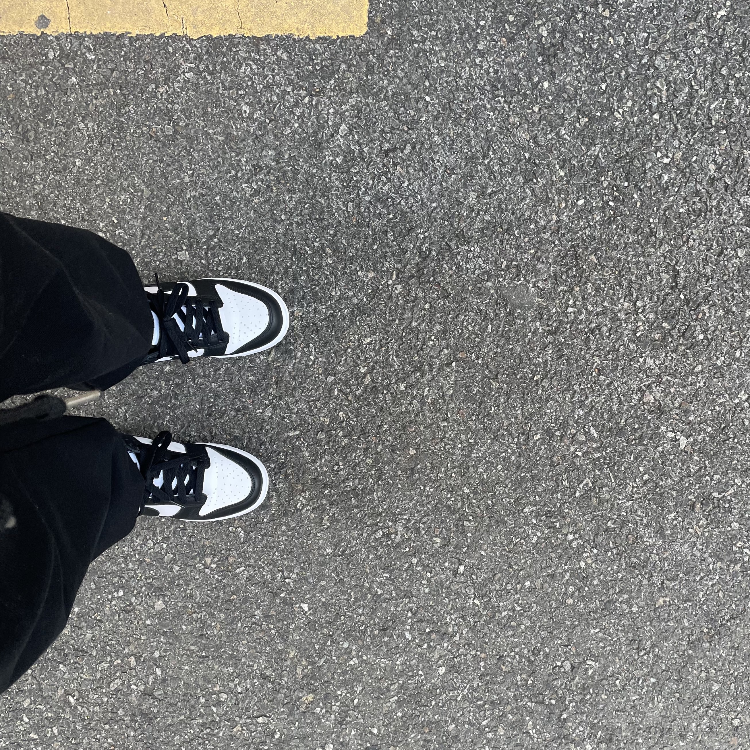 (GS) Nike Dunk Low Black 착용 스타일