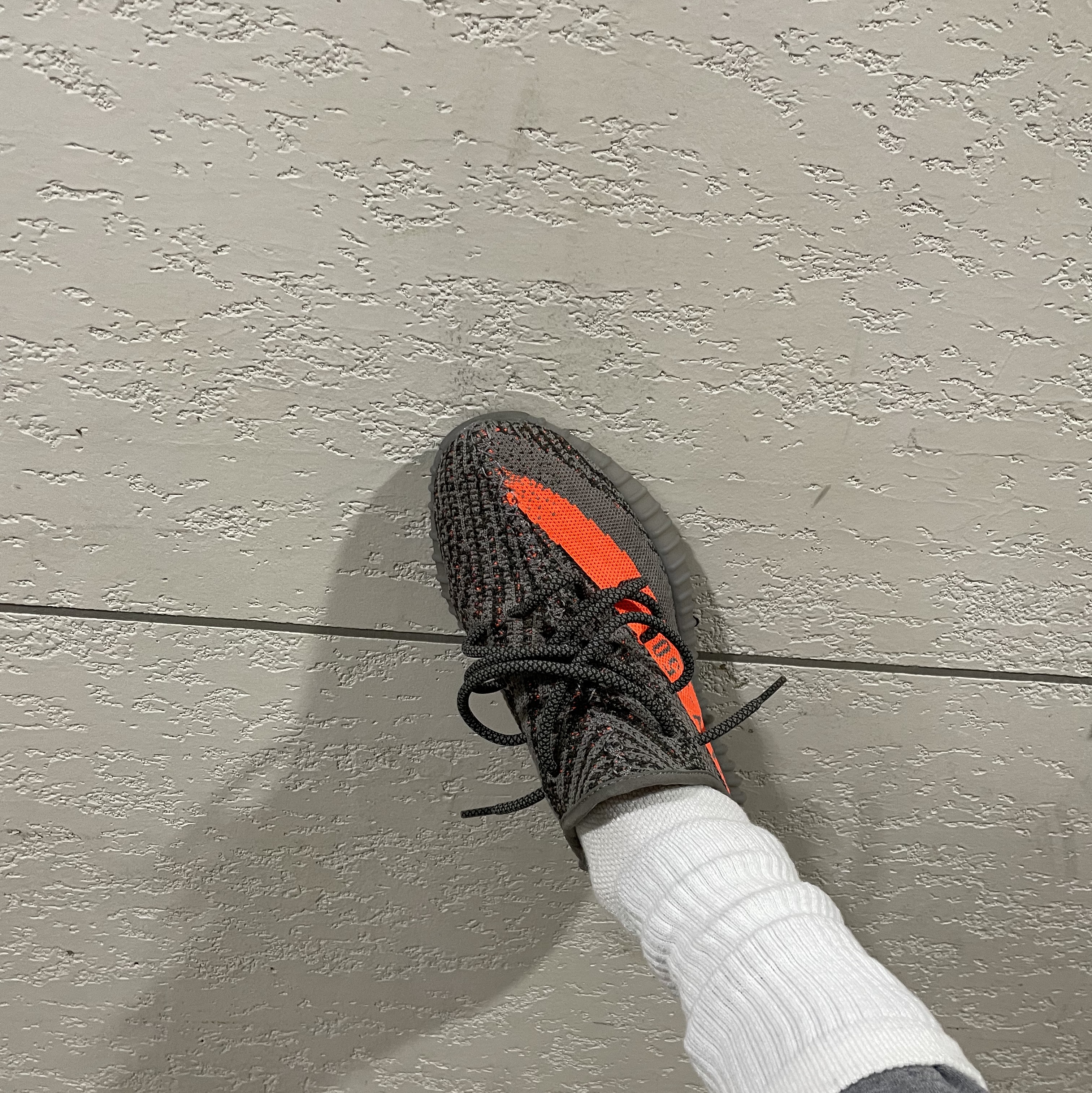 Stone Island 63020 Crewneck Sweatshirt Black - 21FW, Adidas Yeezy Boost 350 V2 Beluga - Reflective 착용 스타일 - 2
