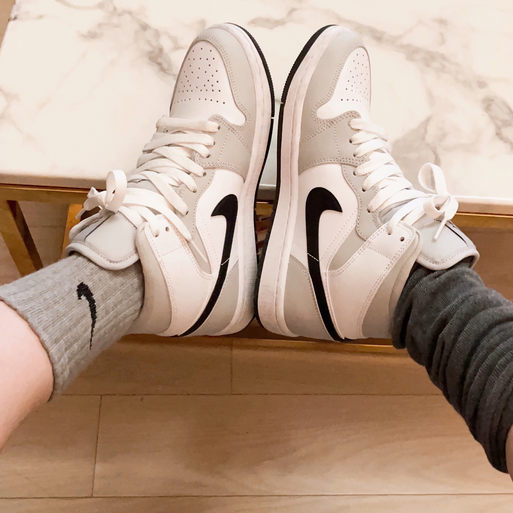 (W) Jordan 1 Mid Grey Fog 착용 스타일 - 3