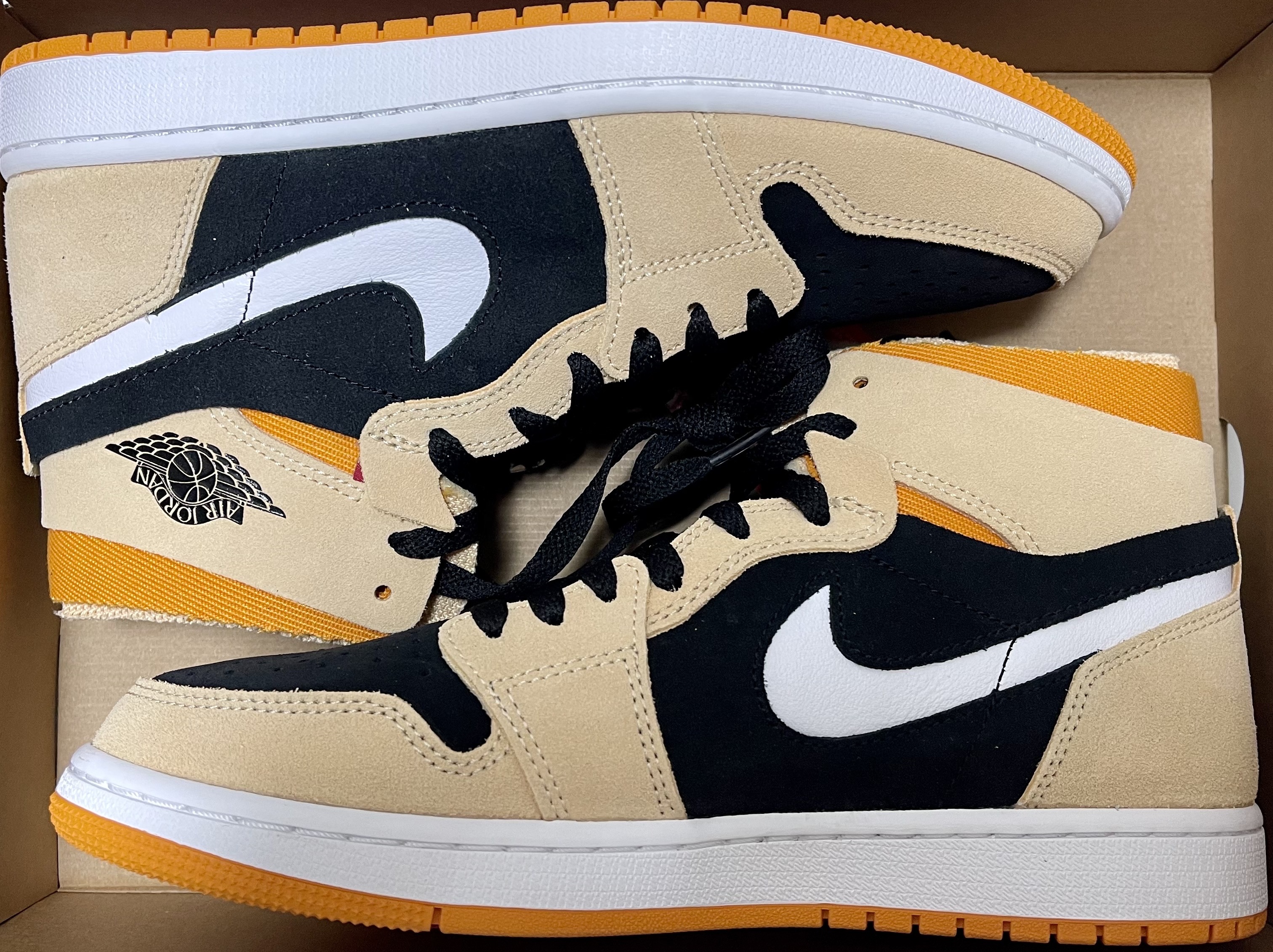Jordan 1 Zoom Air CMFT Pumpkin Spice 착용 스타일