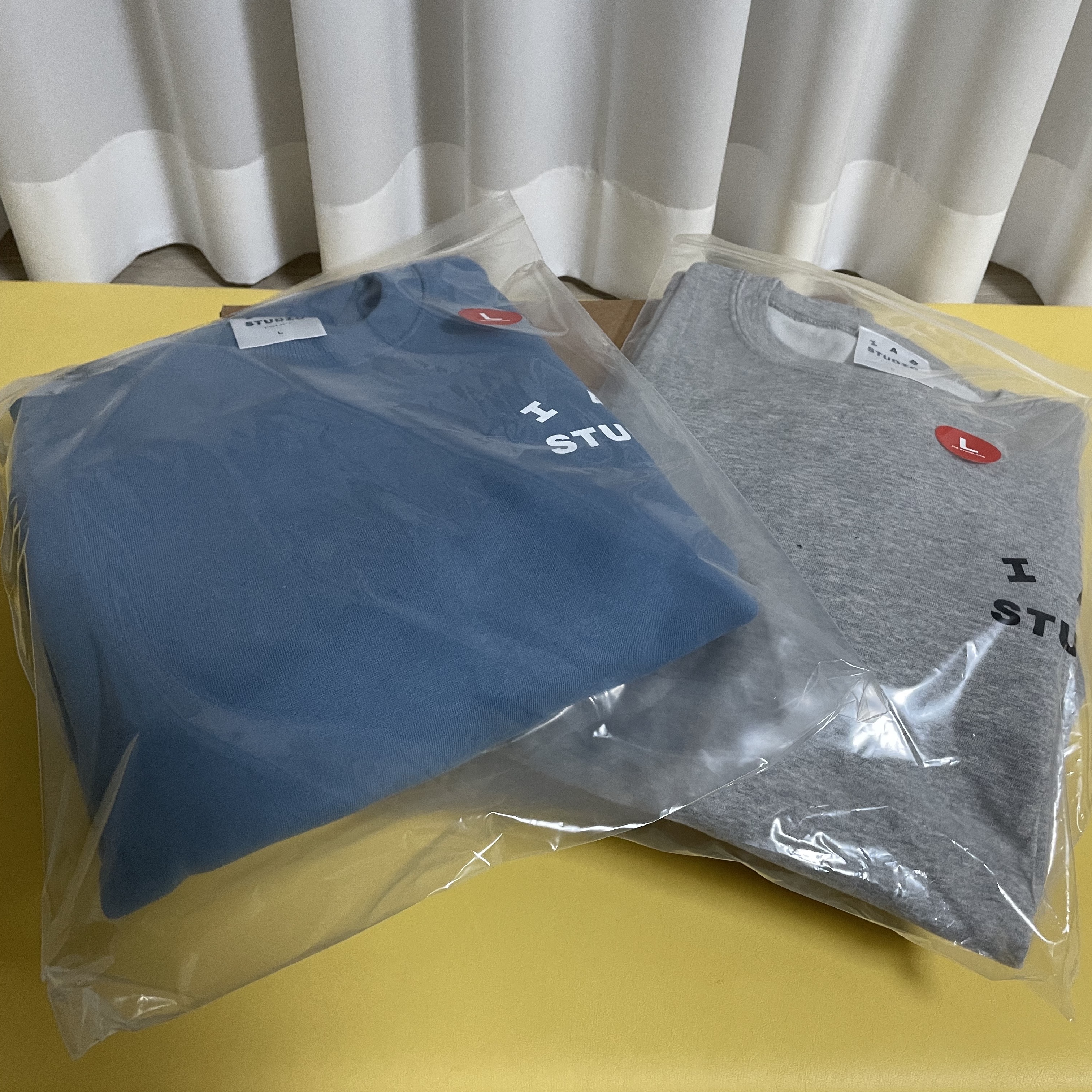 IAB Studio Long Sleeve Gray, IAB Studio Crewneck Sky Blue 착용 스타일