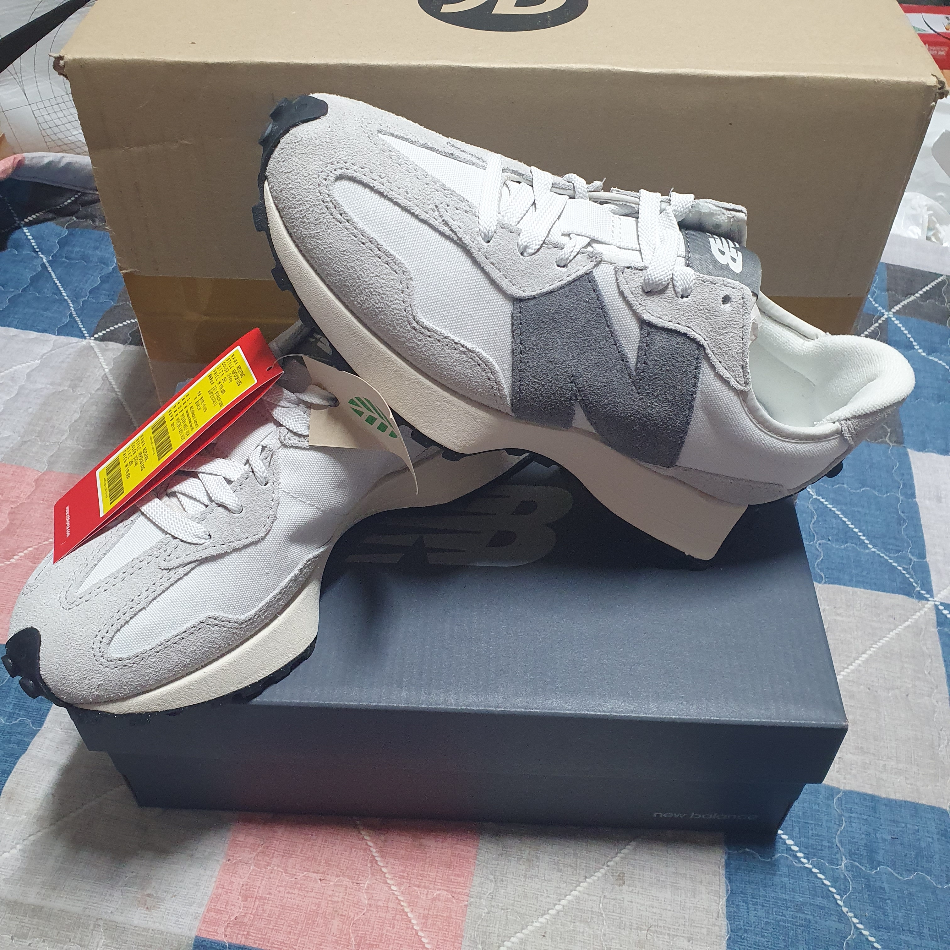 New Balance 327 Nimbus Cloud Rain Cloud 착용 스타일 - 1