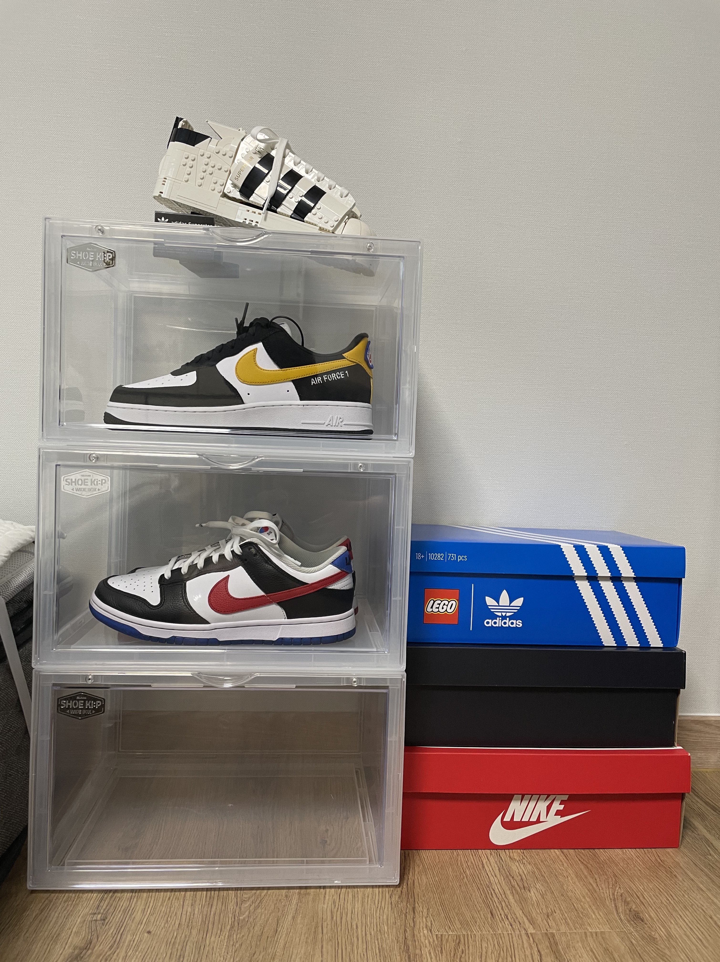 Nike Air Force 1 '07 LV8 Athletic Club Black Dark Sulfur, Nike Dunk Low SE Seoul 착용 스타일