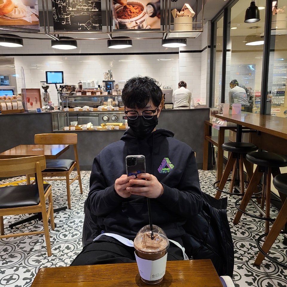 Casetify x Ader Error Tetris Floaty iPhone Case, Palace P-3D Hood Black - 21FW 착용 스타일