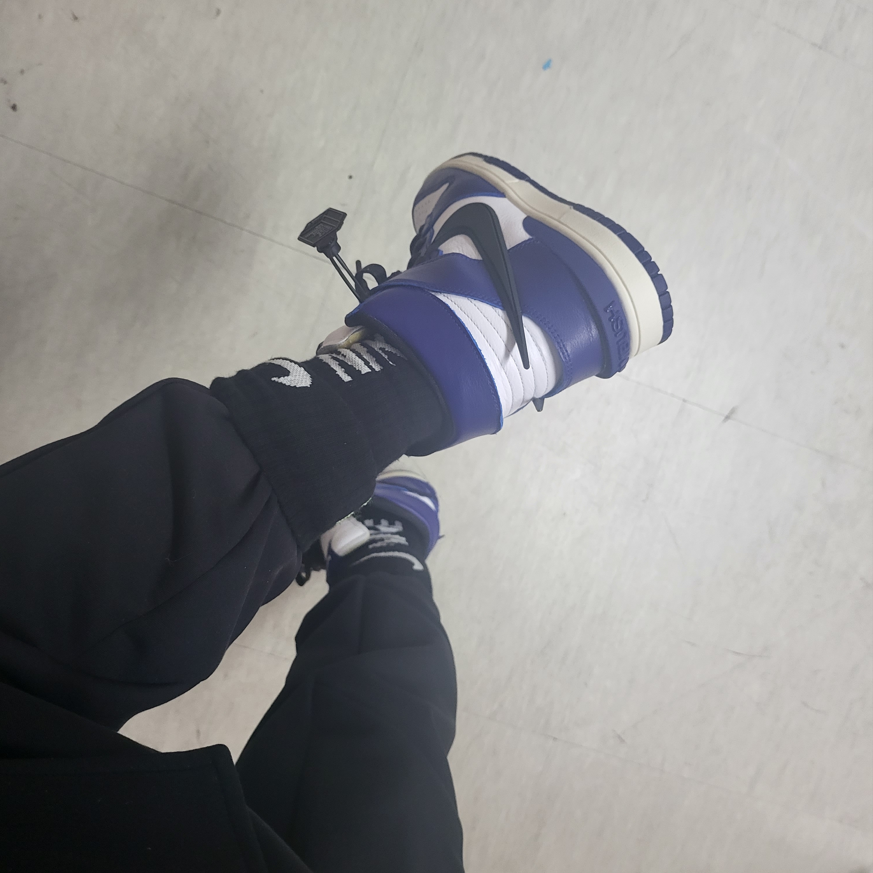 Nike x Ambush Dunk High Deep Royal Blue 착용 스타일 - 3