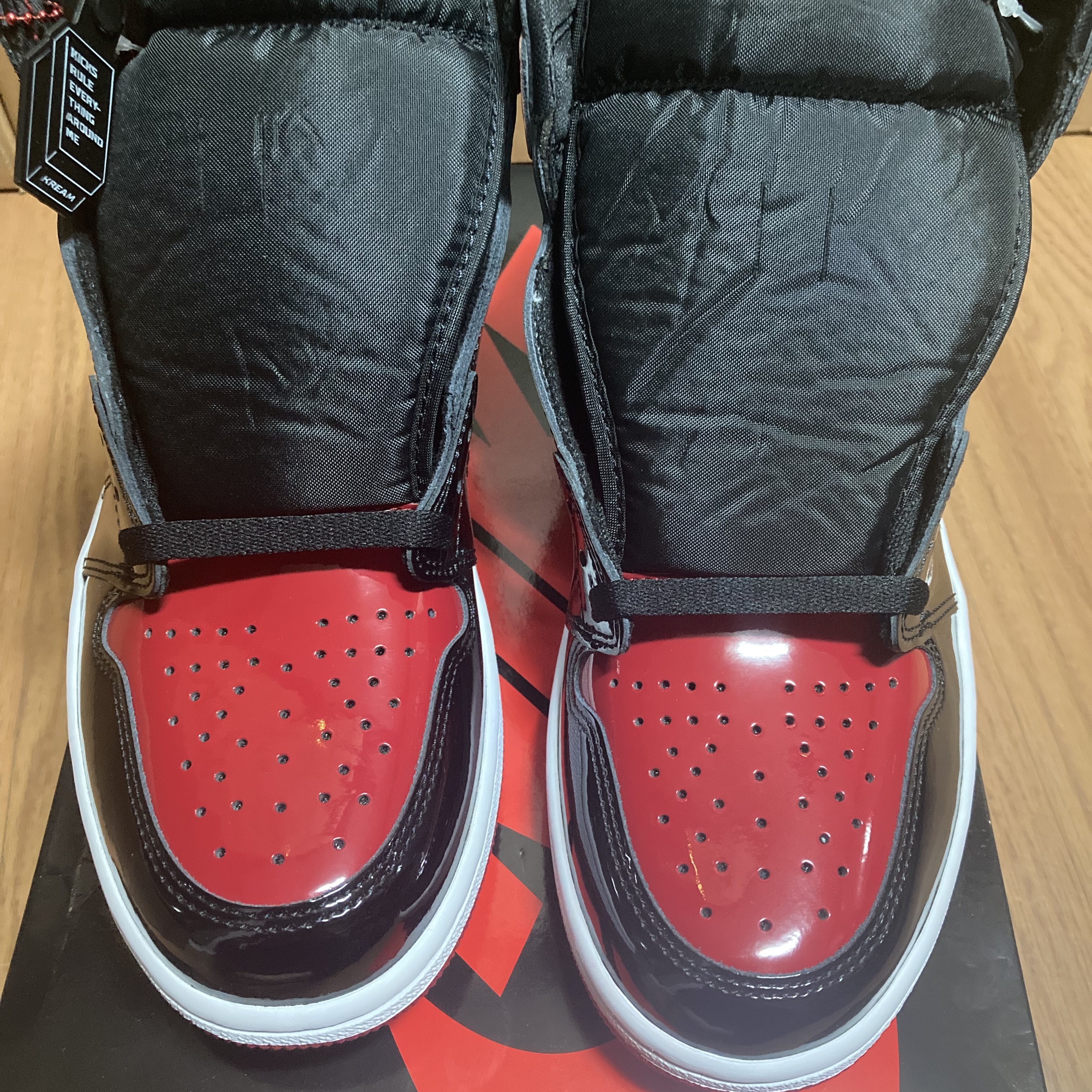 Jordan 1 Retro High OG Patent Bred 착용 스타일 - 2