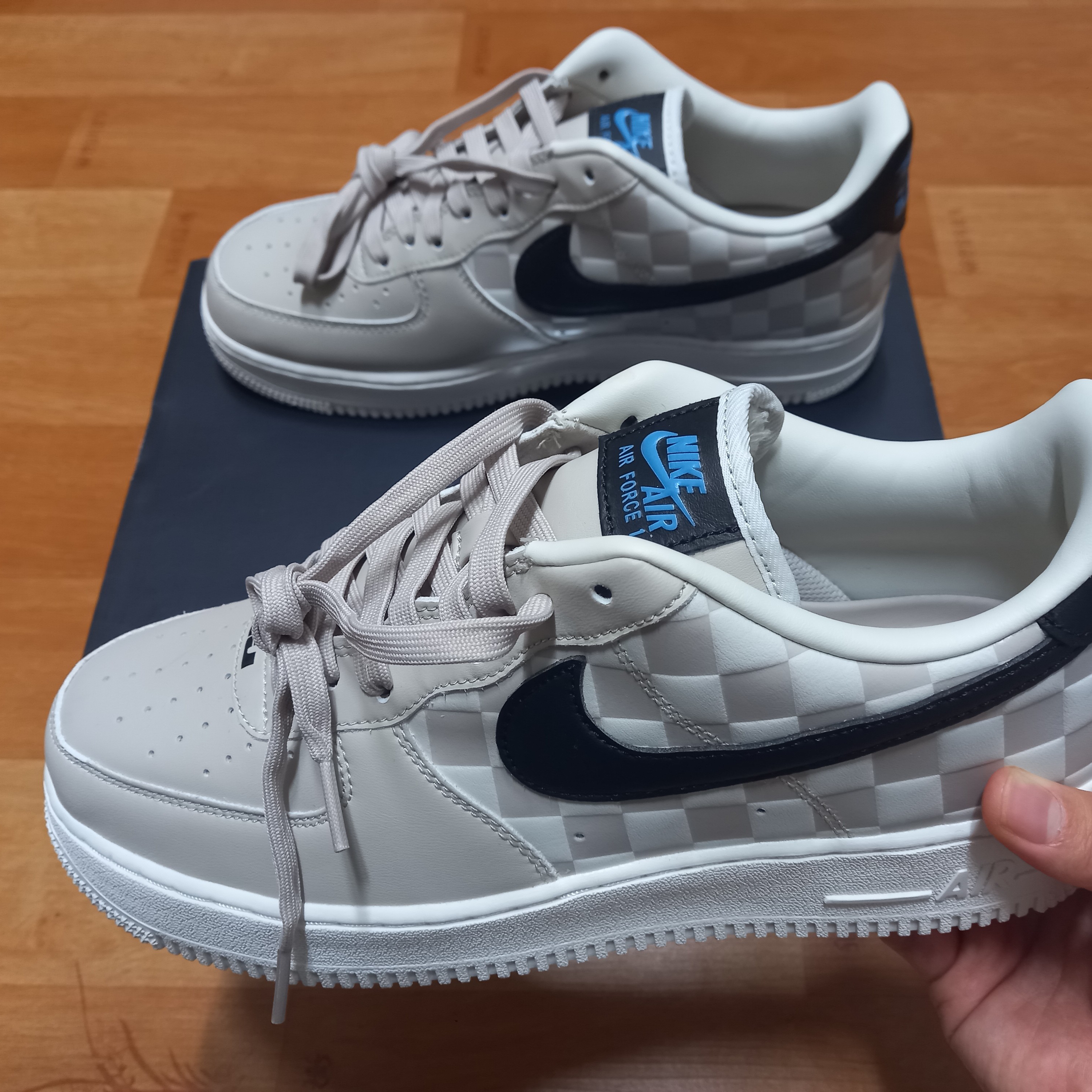 Nike Air Force 1 '07 QS LBJ 착용 스타일 - 2
