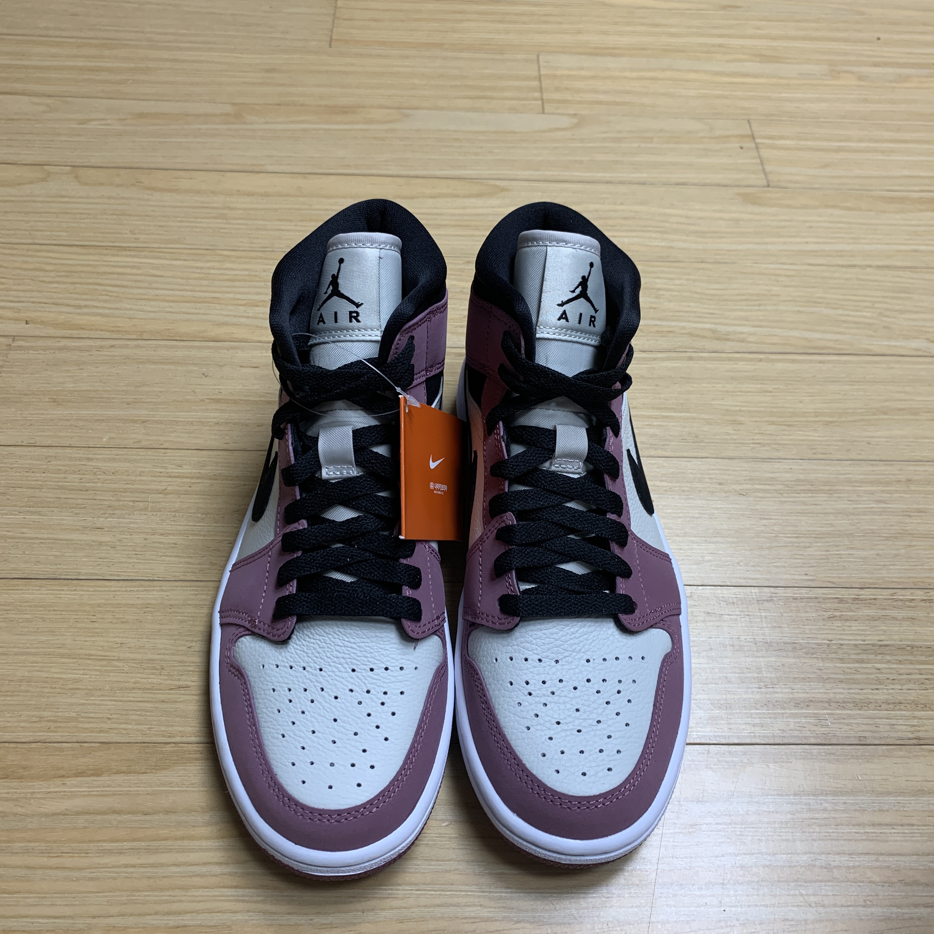 (W) Jordan 1 Mid SE Light Mulberry 착용 스타일 - 2