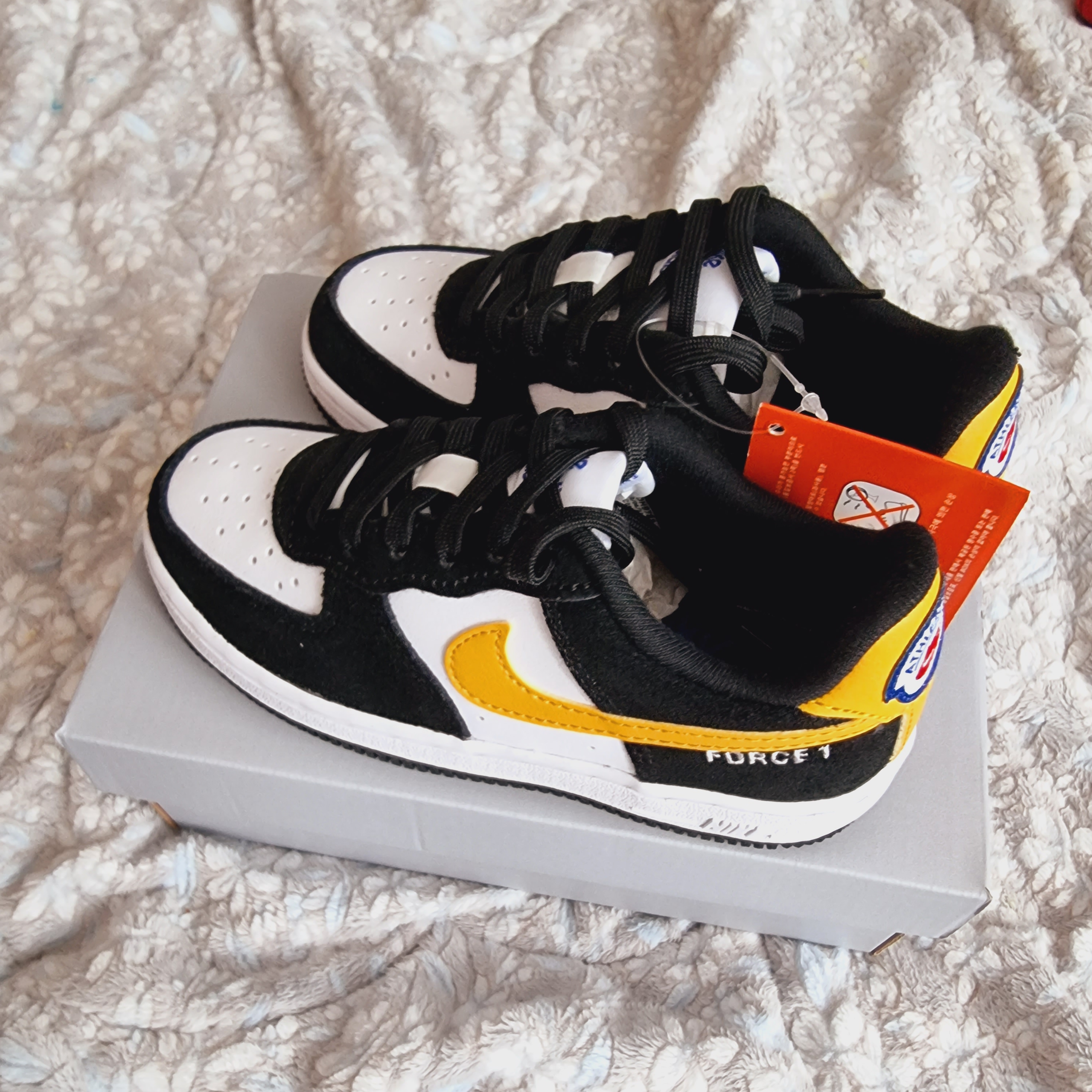 (PS) Nike Air Force 1 LV8 Athletic Club Black Dark Sulfur 착용 스타일