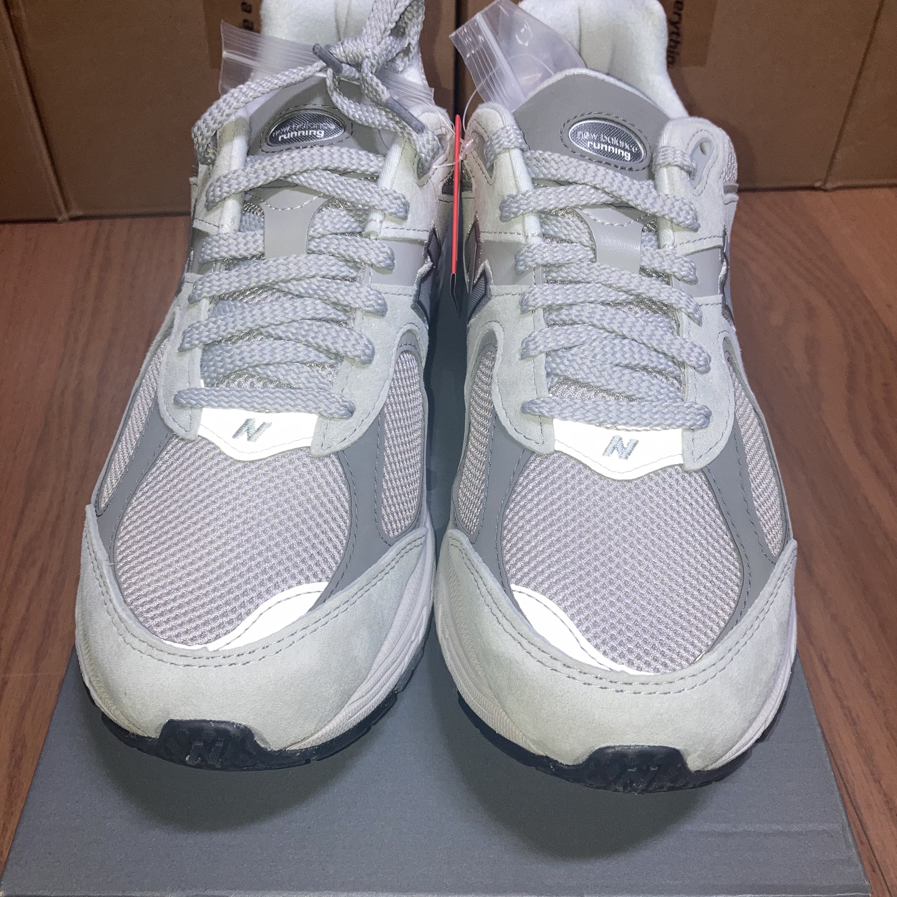 New Balance 2002R T2 Gray 착용 스타일 - 1