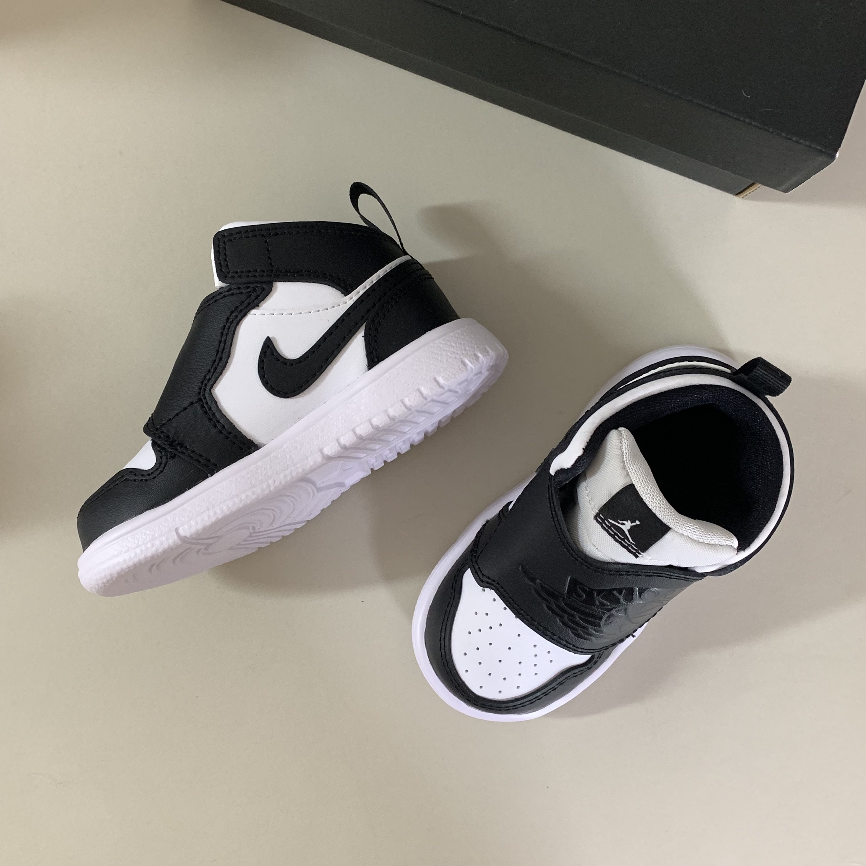 (PS) Sky Jordan 1 Black White 착용 스타일 - 1