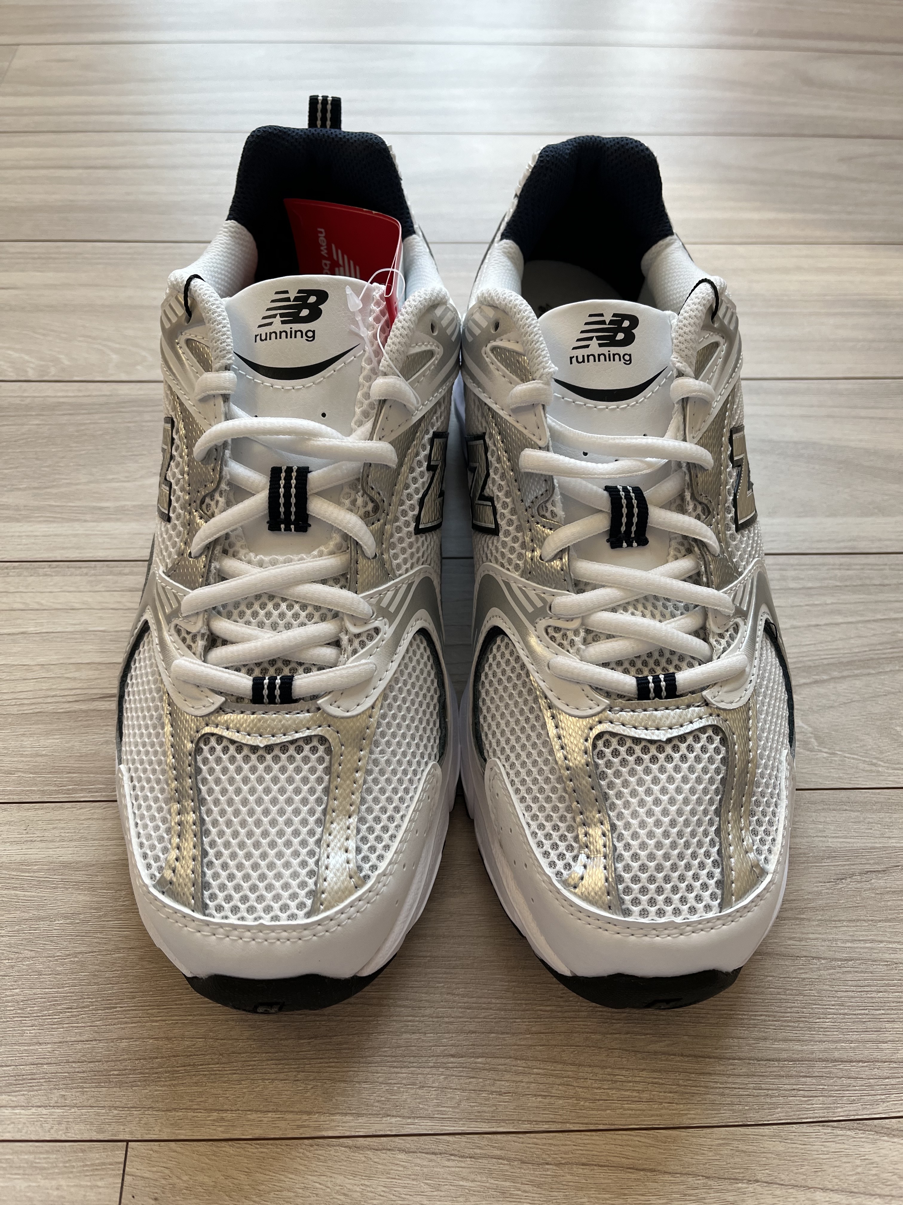 New Balance 530 White 착용 스타일
