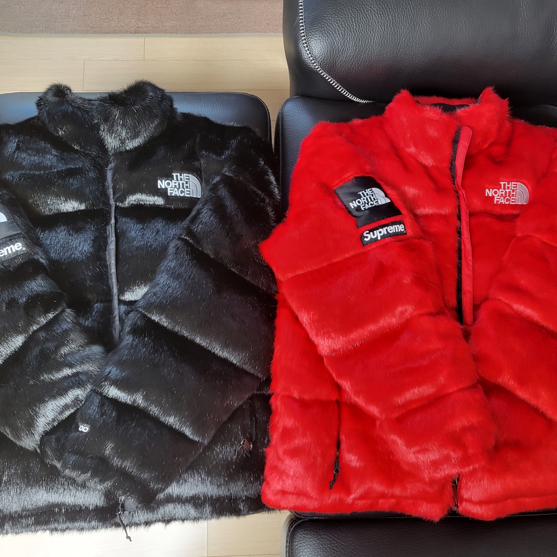 Supreme x The North Face Bleached Denim Print Nuptse Jacket Indigo - 21FW, Supreme x The North Face Bleached Denim Print Nuptse Jacket Black - 21FW 착용 스타일 - 3