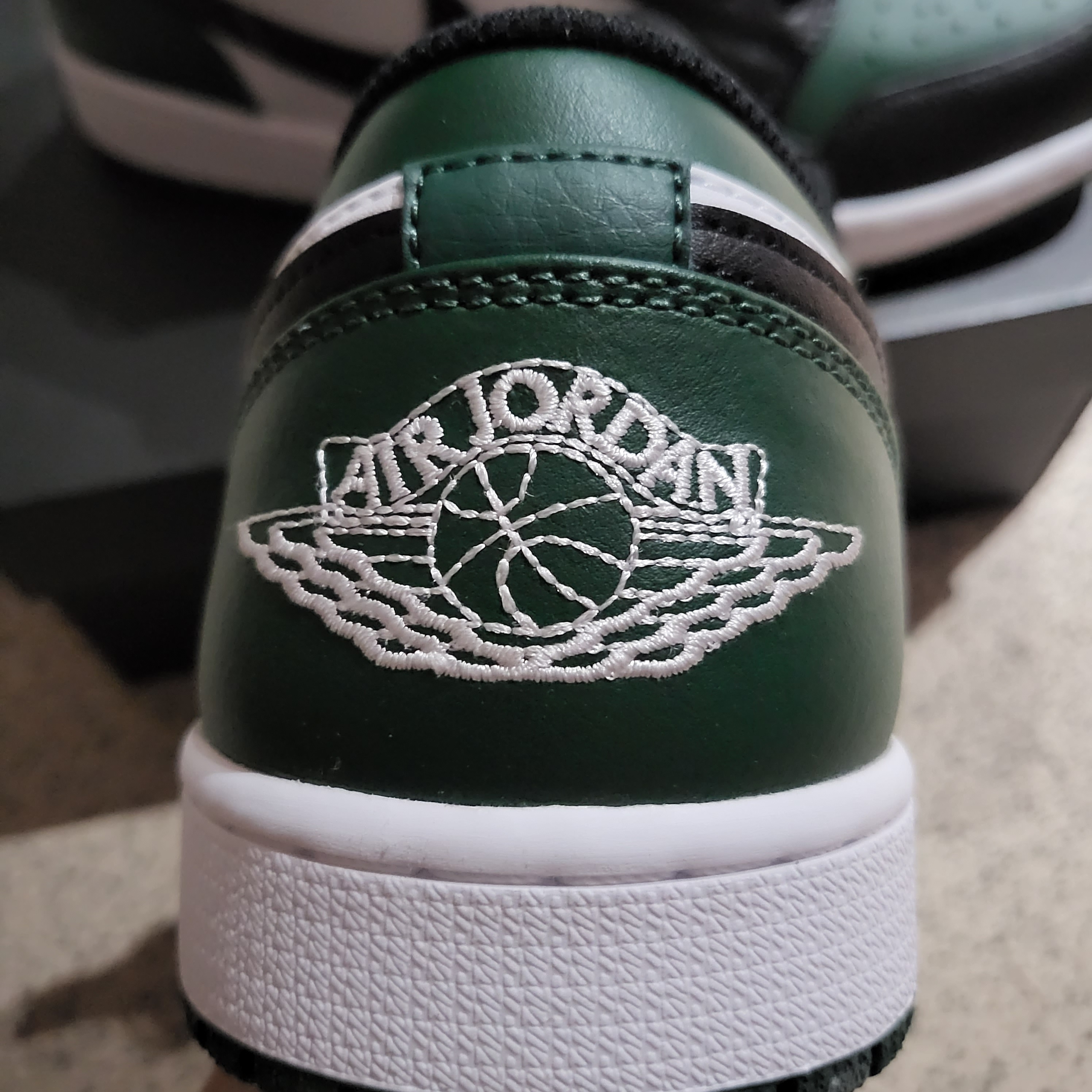 Jordan 1 Low Green Toe 착용 스타일 - 1