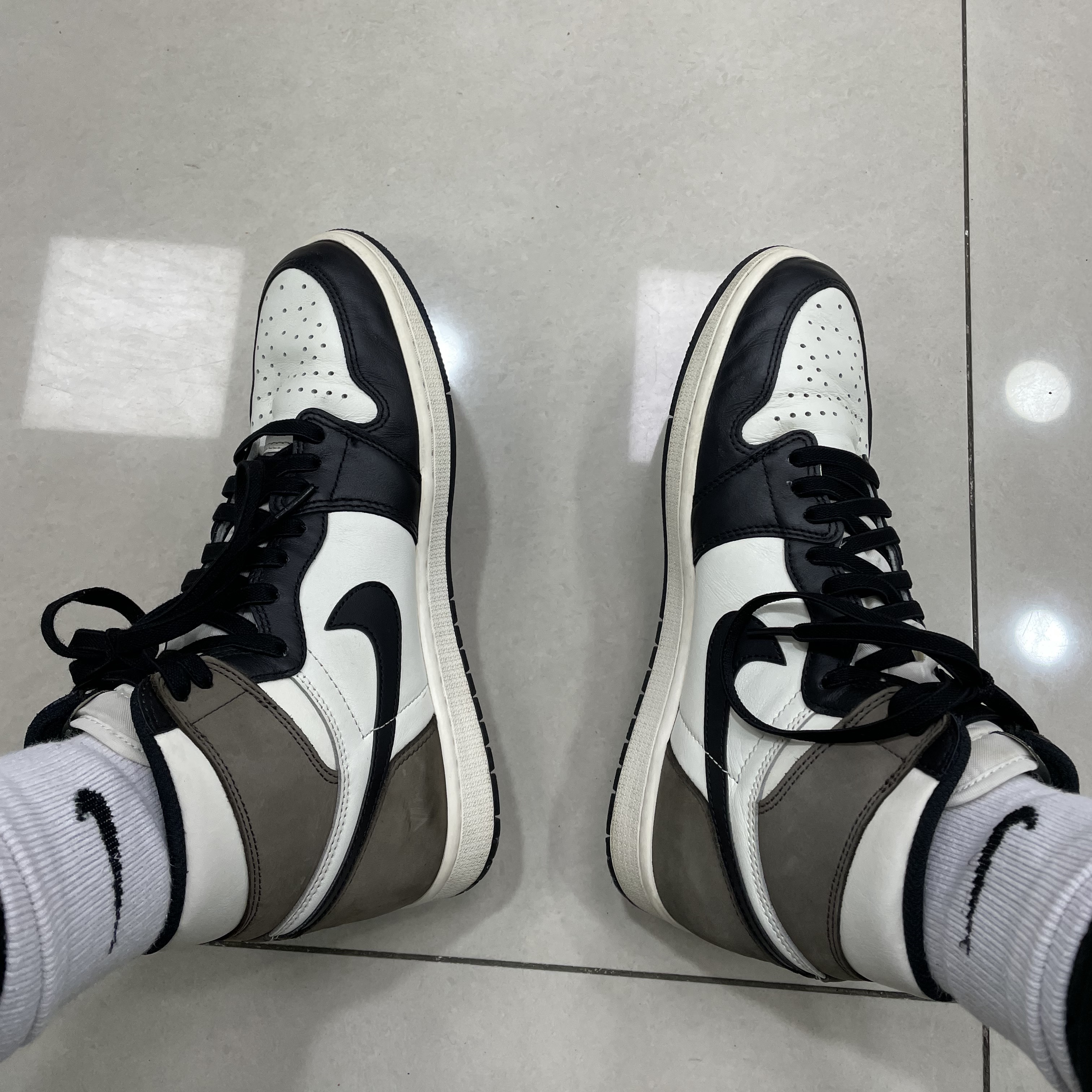 Jordan 1 Retro High OG Black Mocha 착용 스타일