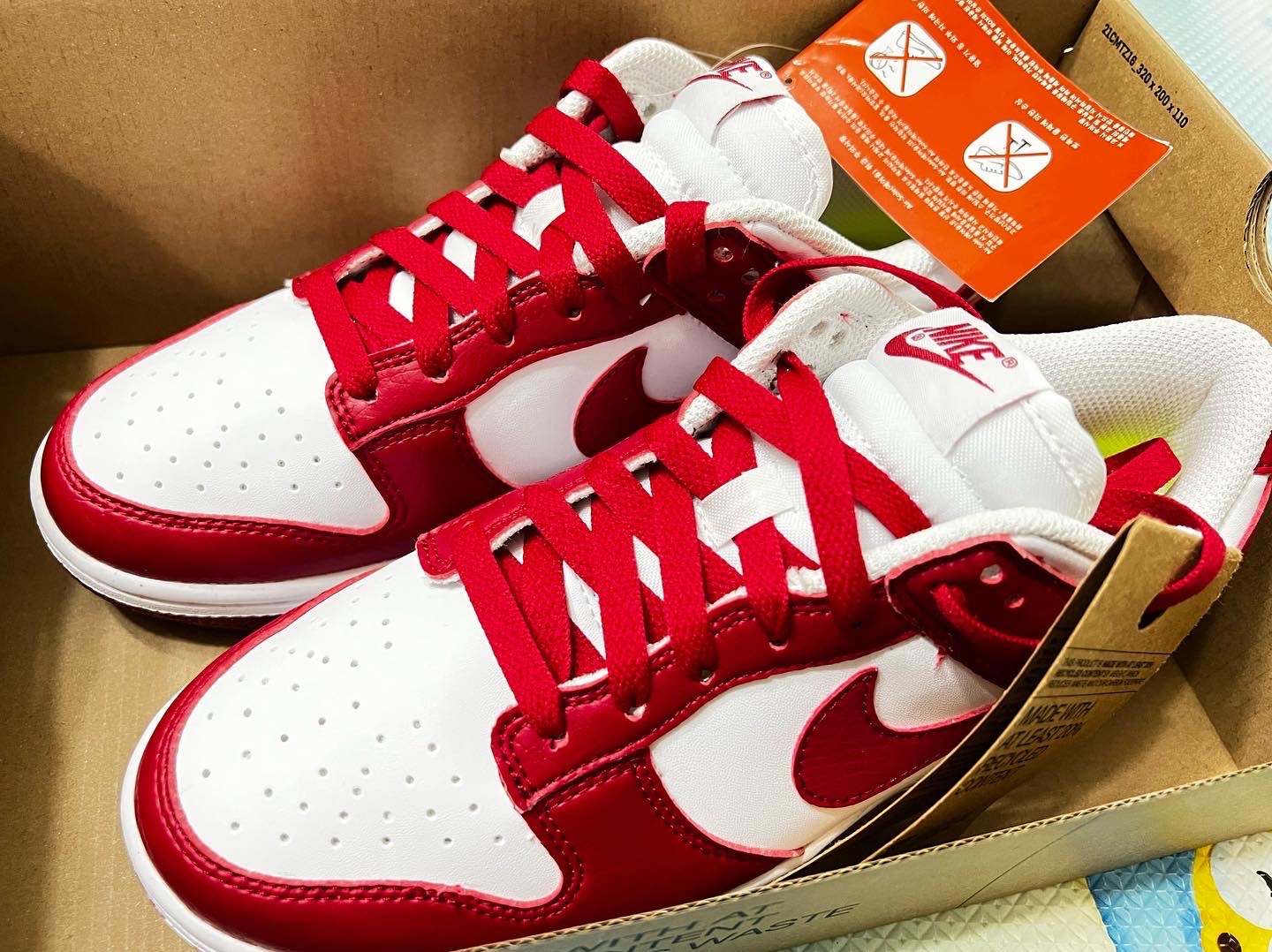(W) Nike Dunk Low Next Nature Gym Red 착용 스타일 - 1
