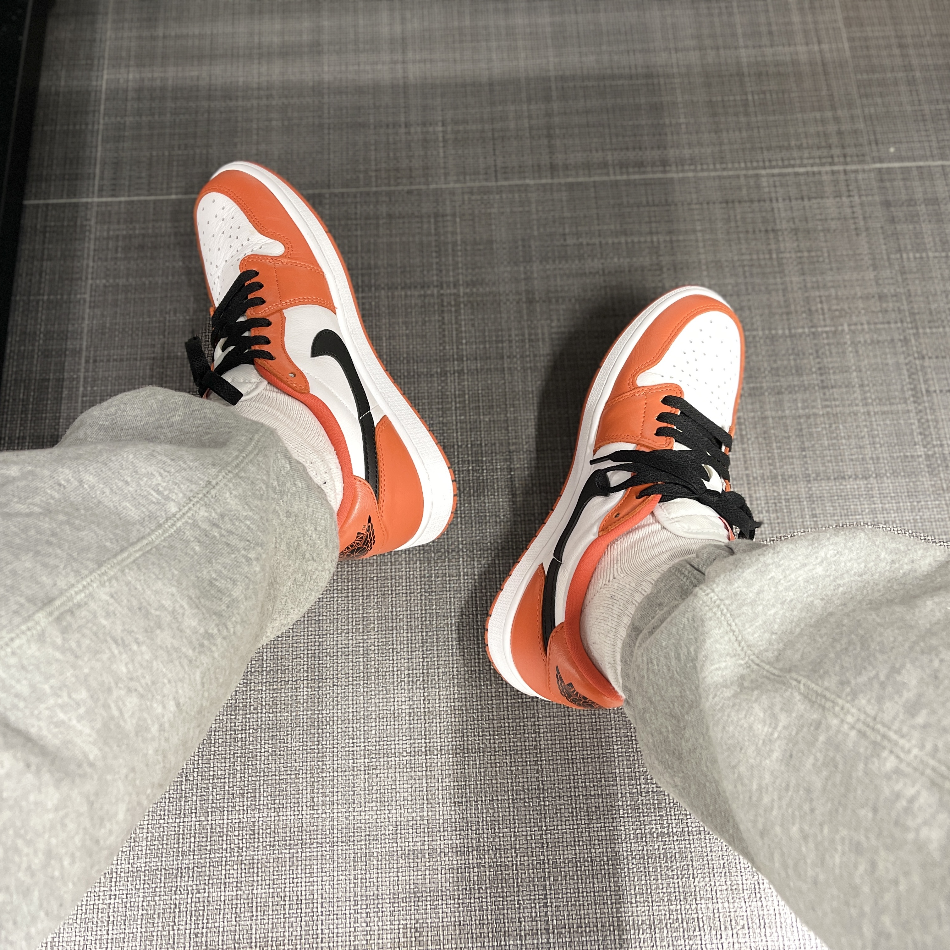 Jordan 1 Low OG Starfish 착용 스타일