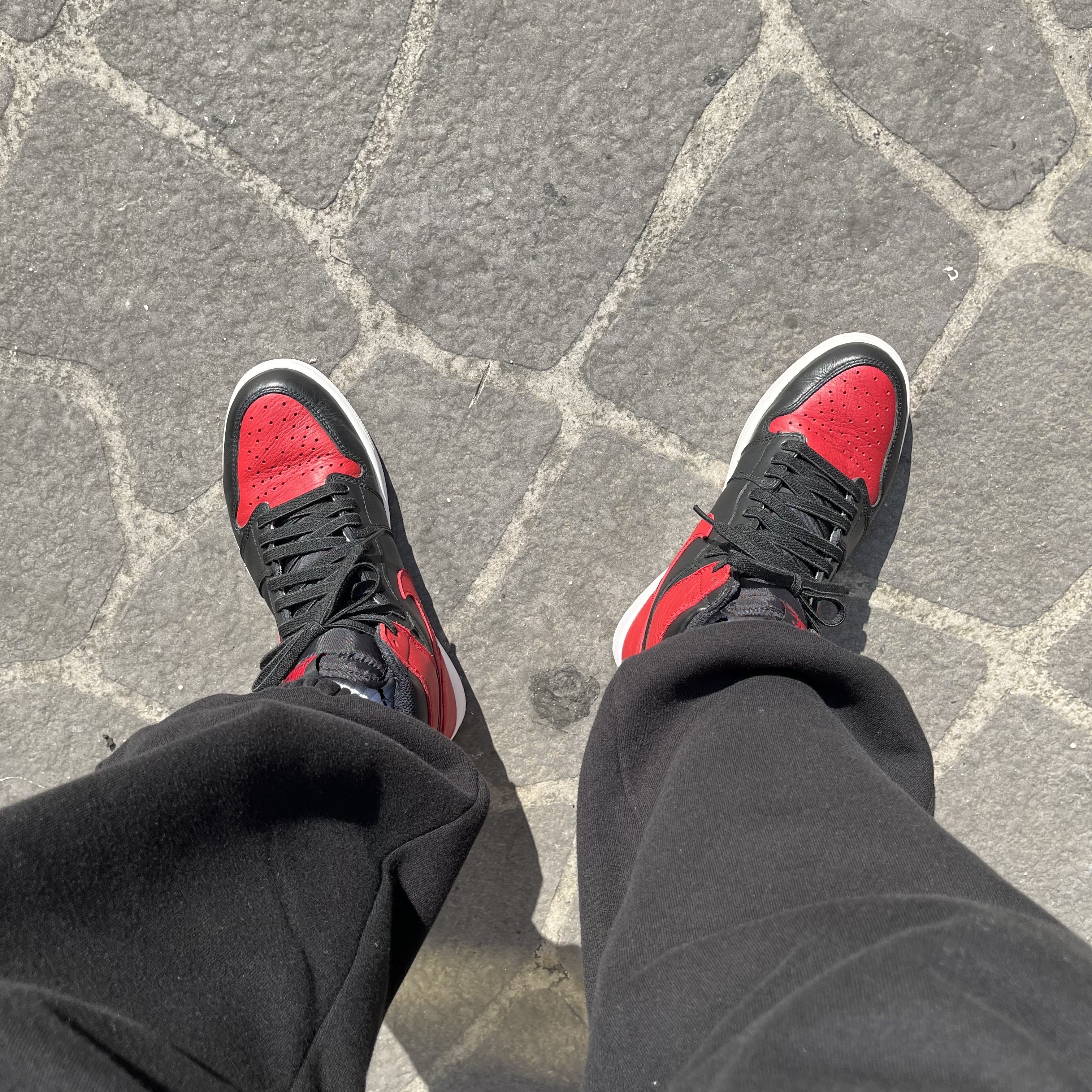 Jordan 1 Retro High OG Bred Banned 2016, Jordan 1 Retro High OG Patent Bred 착용 스타일