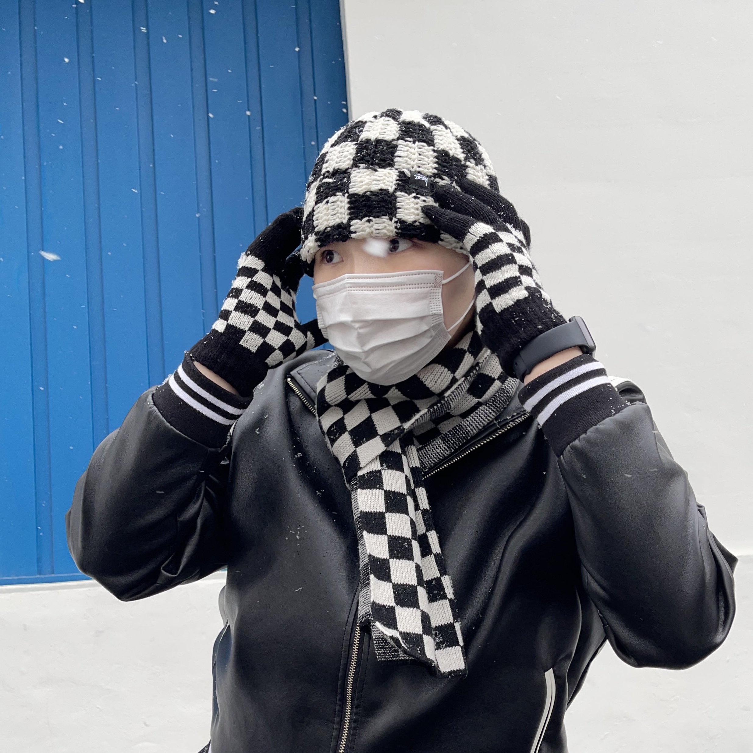 Stussy Crochet Checker Beanie Black 착용 스타일