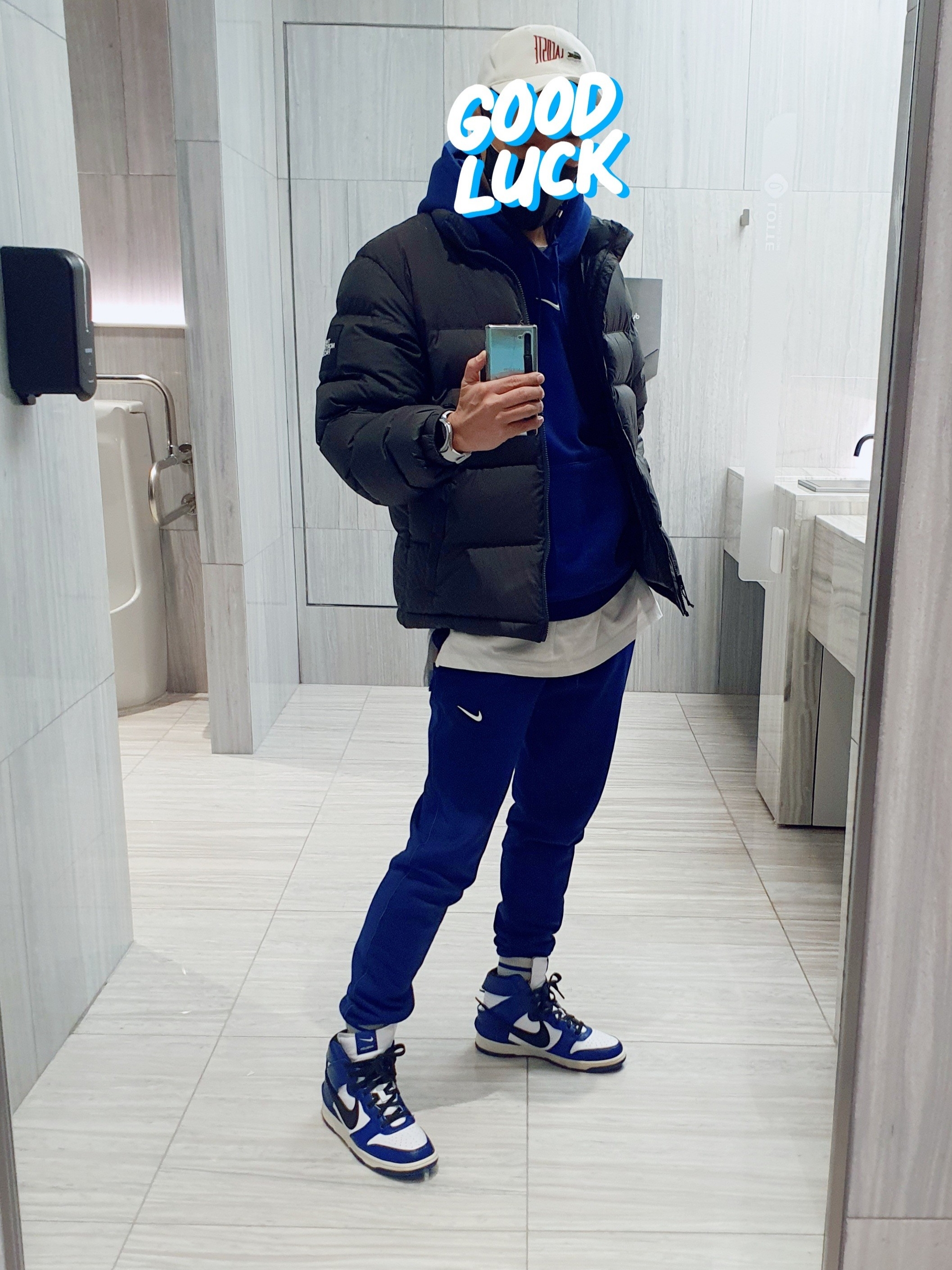 Nike x Drake Nocta Cardinal Stock Essential Hoodie Navy - US/EU, Nike x Drake Nocta Cardinal Stock Essential Fleece Pants Navy - US/EU 착용 스타일 - 2