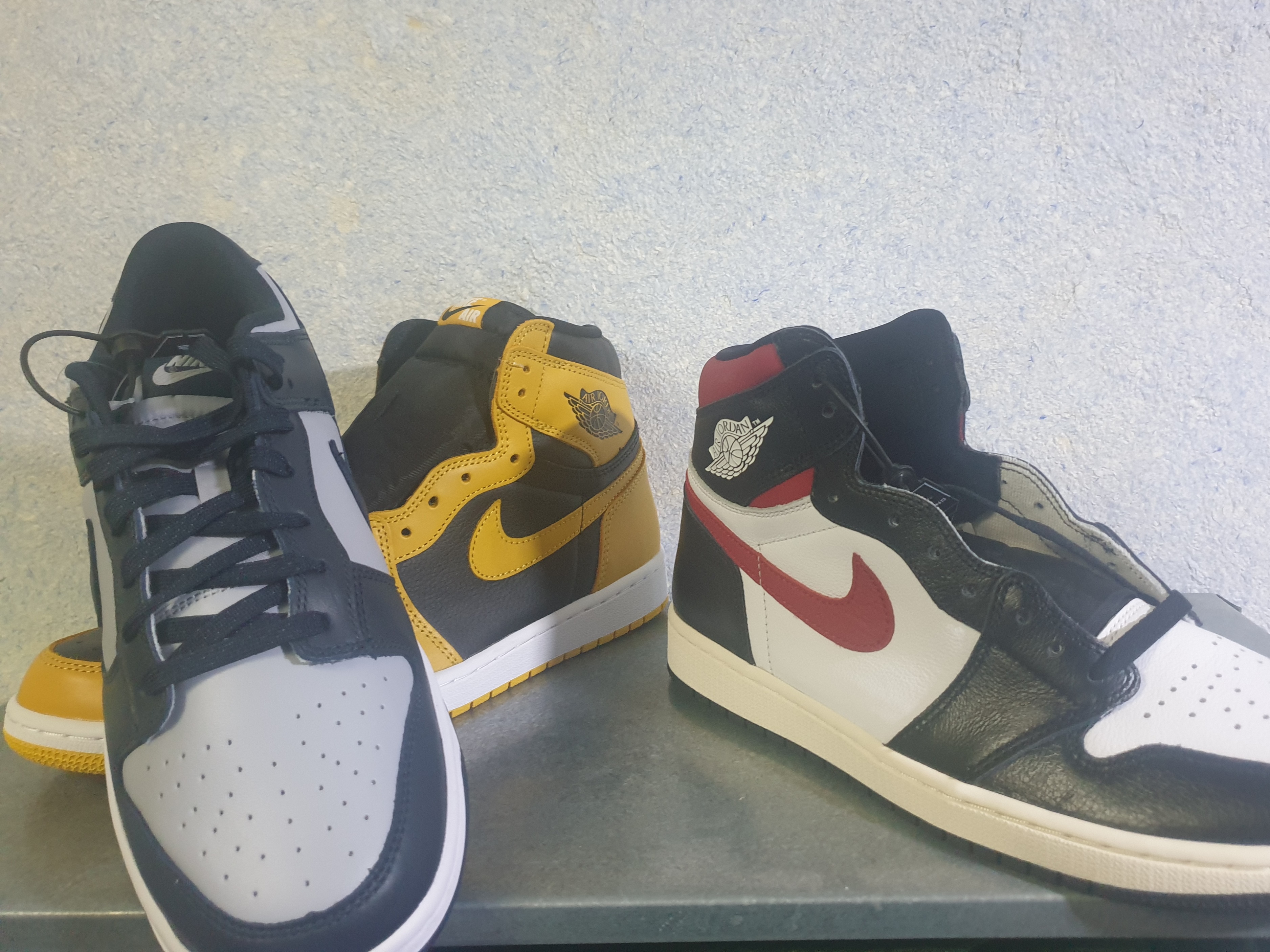 Nike Dunk Low Retro Championship Grey, Jordan 1 Retro High OG Pollen 착용 스타일