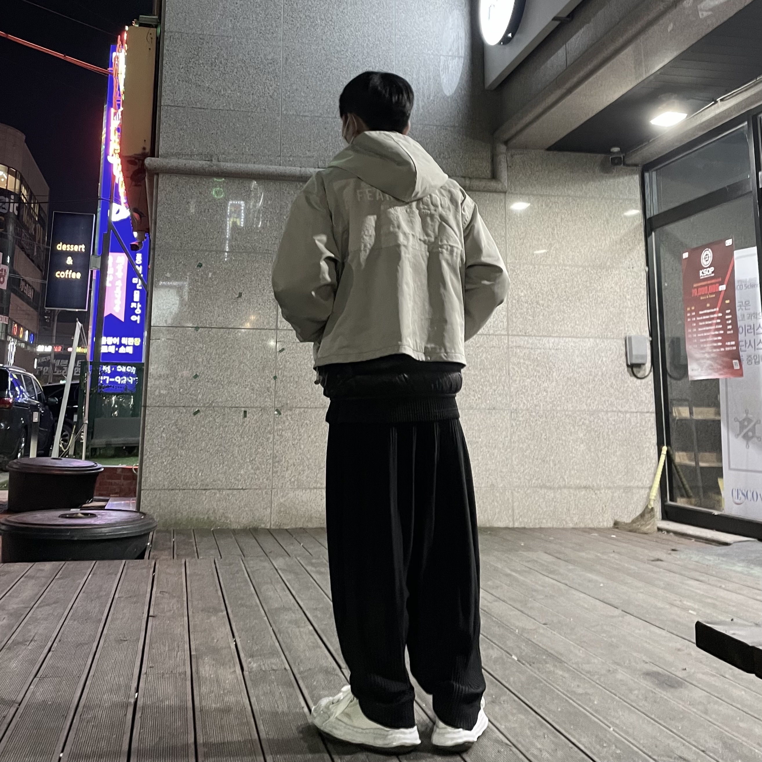Maison Mihara Yasuhiro Blakey OG Sole Canvas Low-top Sneakers White 착용 스타일 - 2