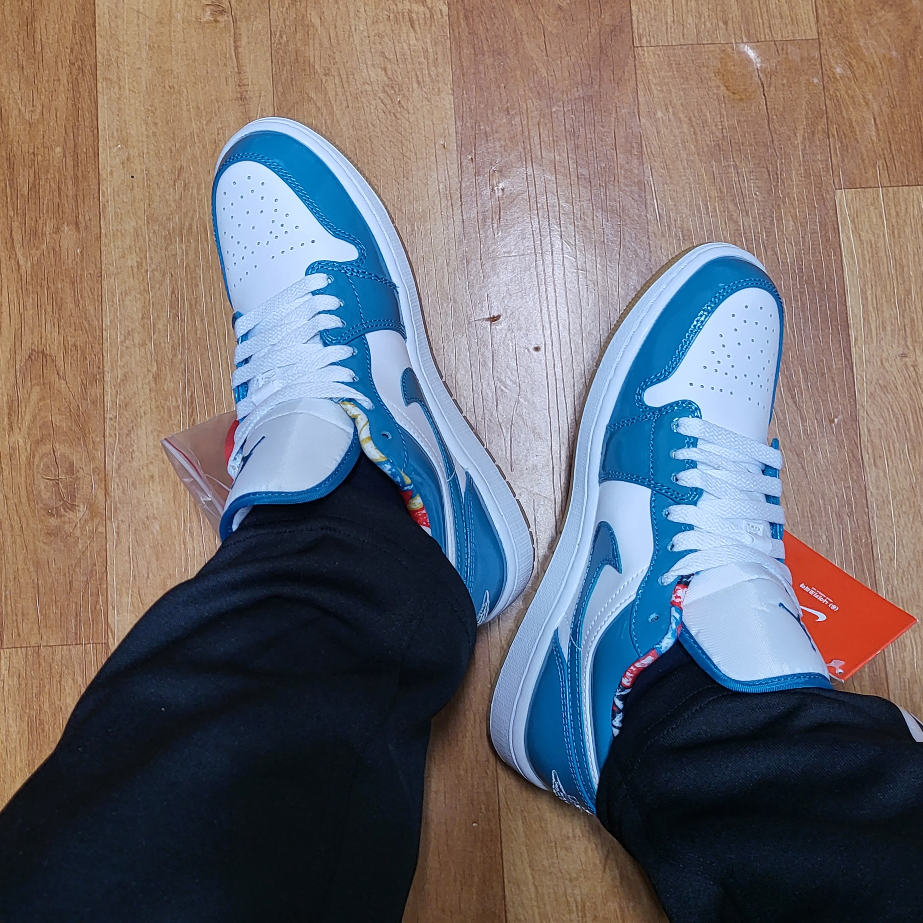 Jordan 1 Low SE Barcelona 착용 스타일