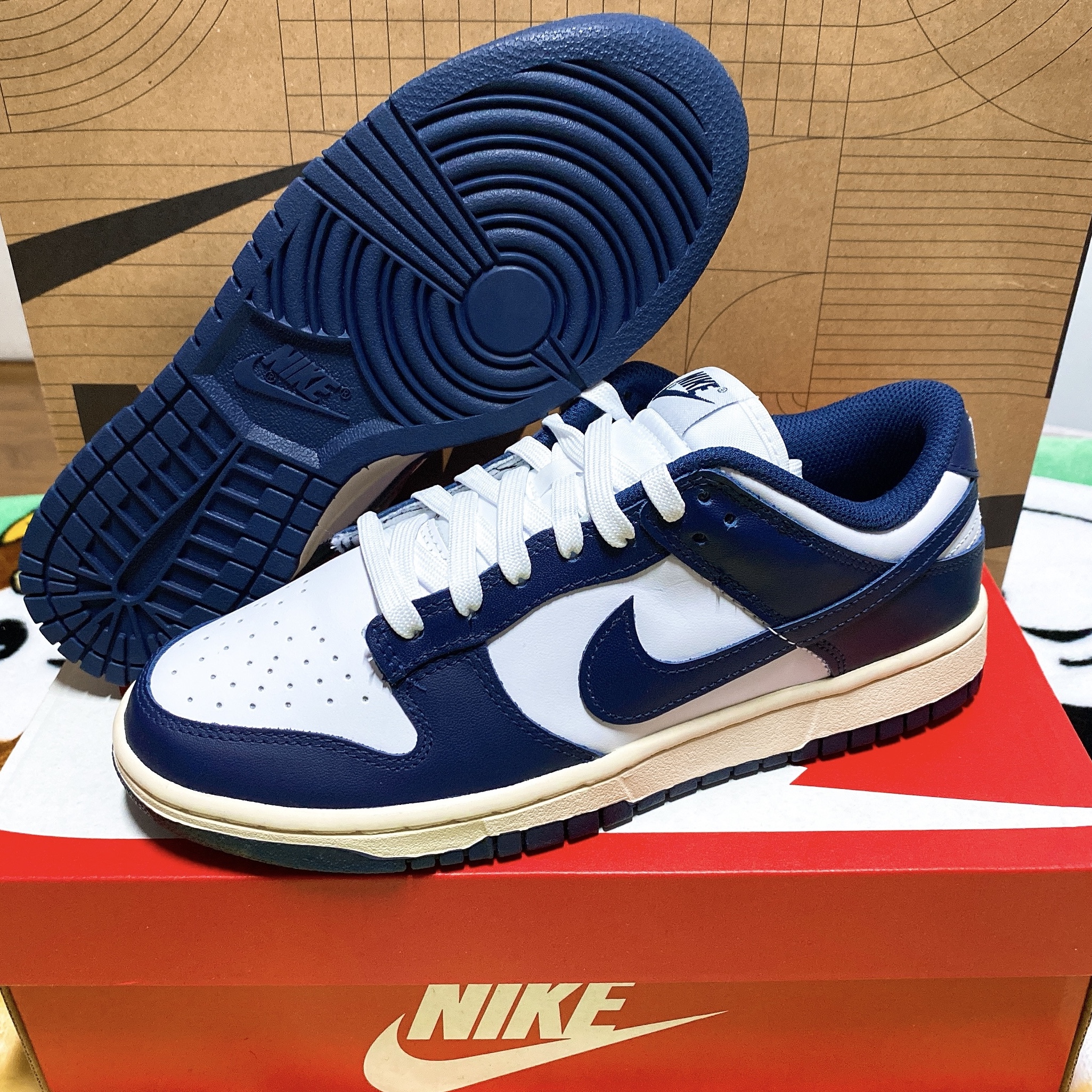 (W) Nike Dunk Low Vintage Midnight Navy 착용 스타일 - 2