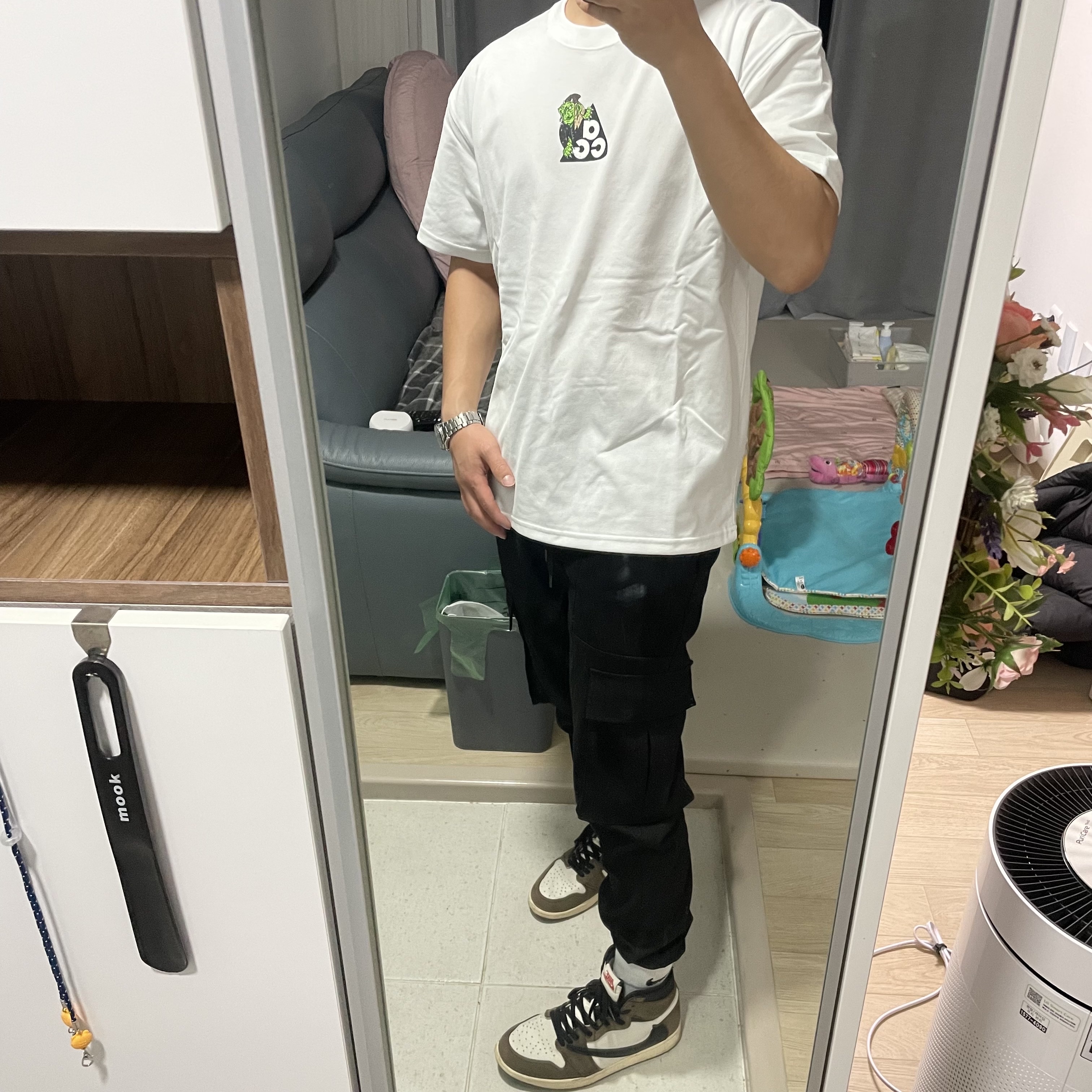 Jordan 1 x Travis Scott Retro High OG SP Mocha, Jordan 1 x Travis Scott Retro Low OG SP Mocha 착용 스타일 - 1
