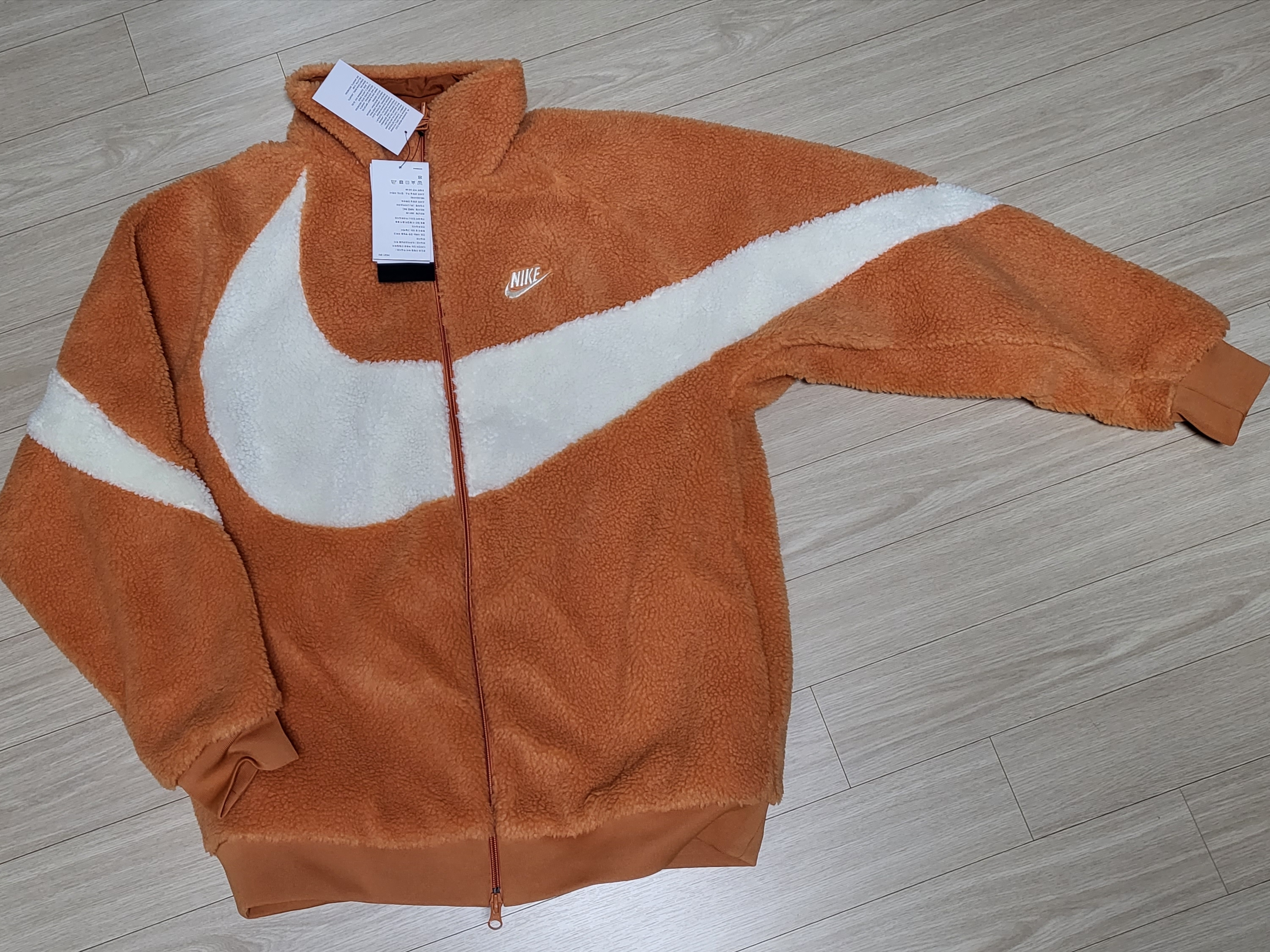 Nike Big Swoosh Full Zip Jacket Hot Curry 착용 스타일 - 1