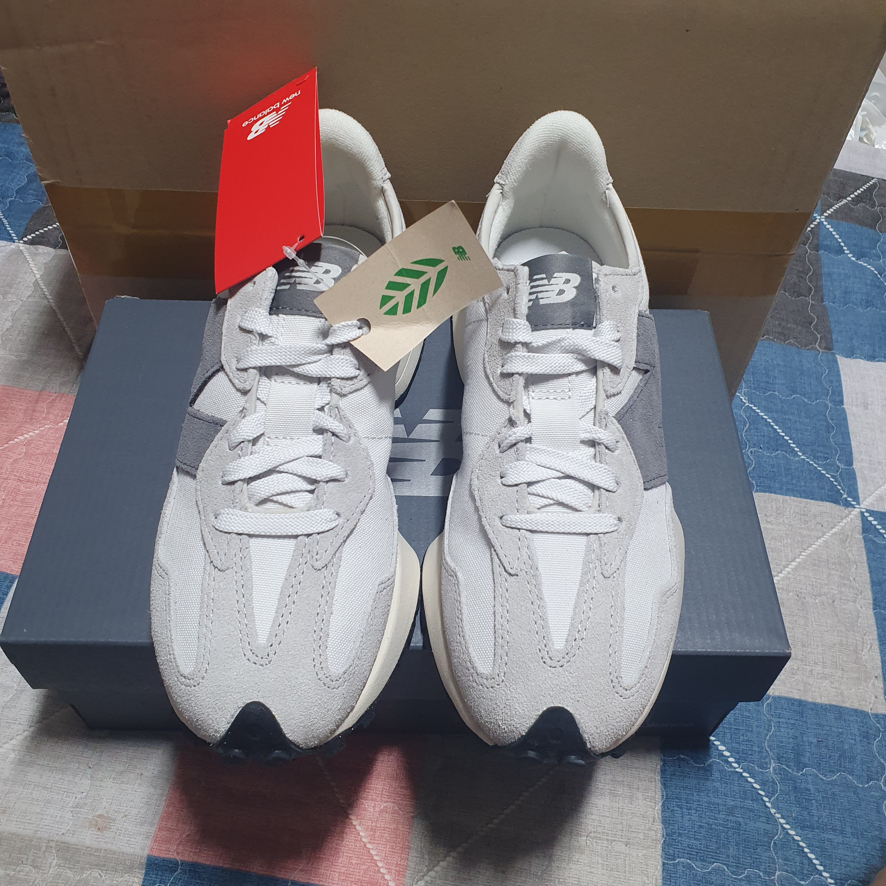 New Balance 327 Nimbus Cloud Rain Cloud 착용 스타일 - 2