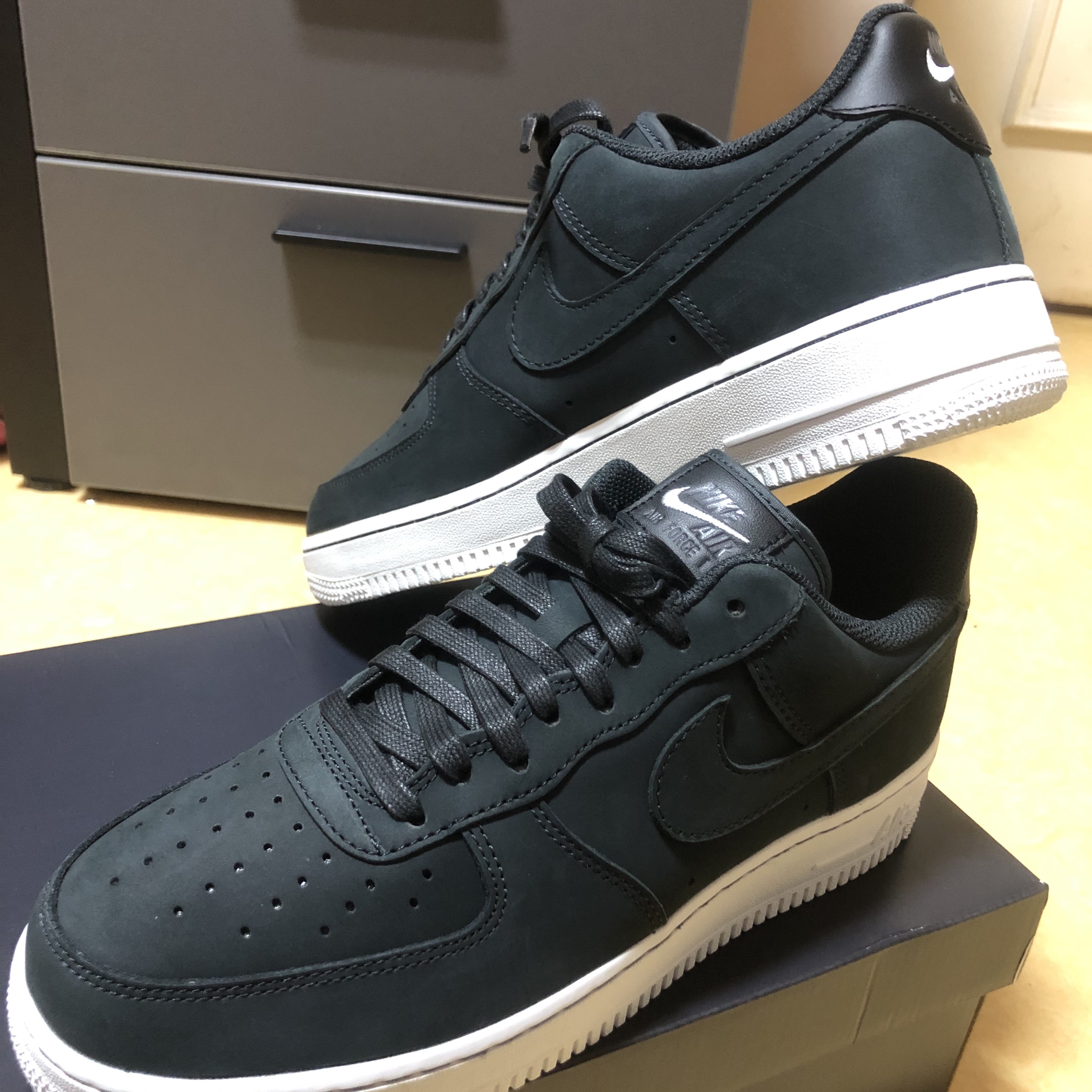 Nike Air Force 1 '07 LX Off Noir 착용 스타일 - 3