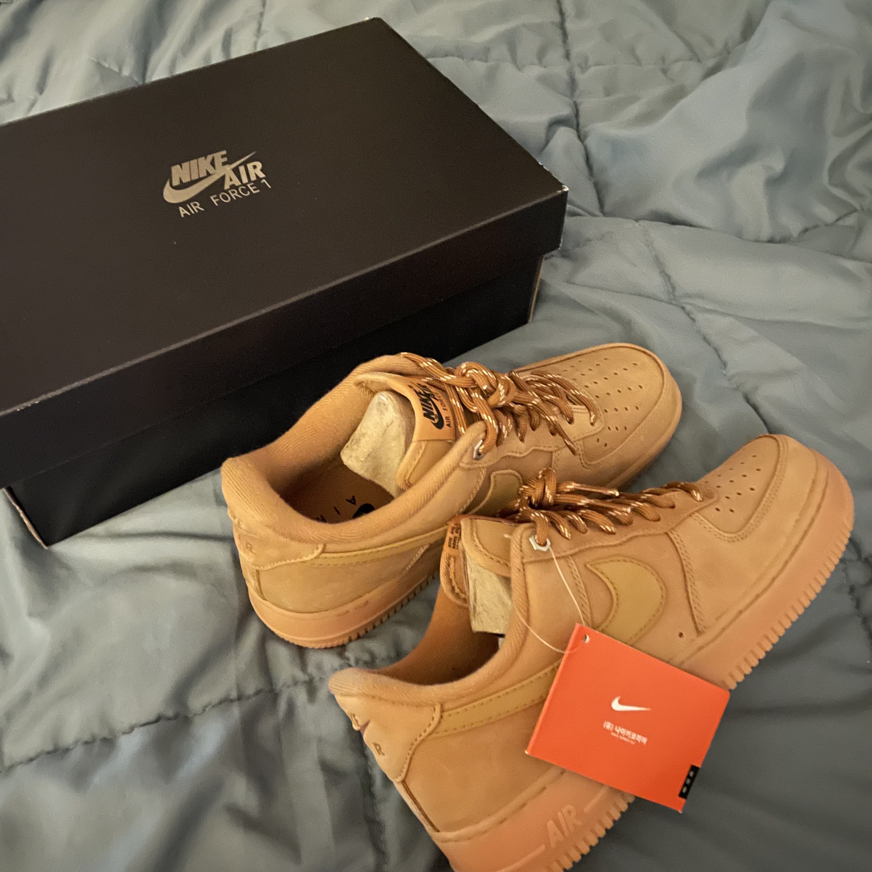 Nike Air Force 1 '07 WB Flax 착용 스타일