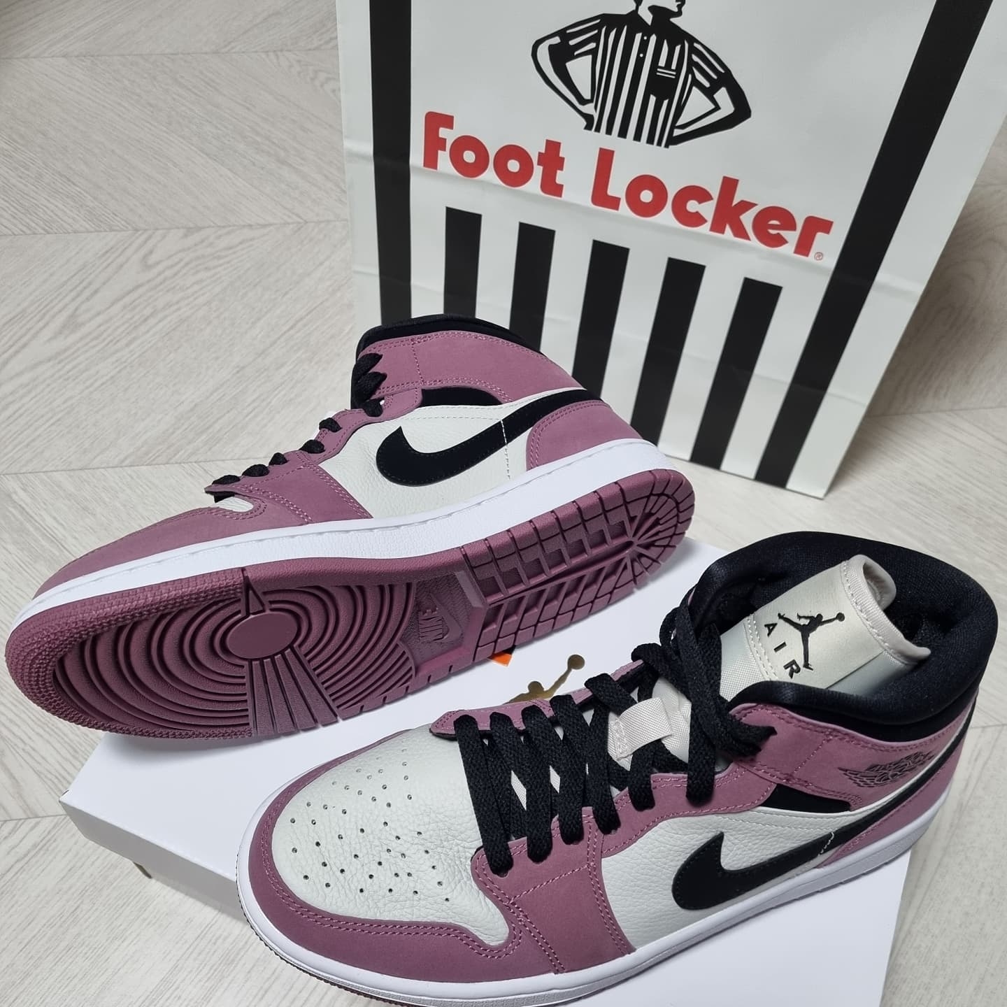 (W) Jordan 1 Mid SE Light Mulberry 착용 스타일