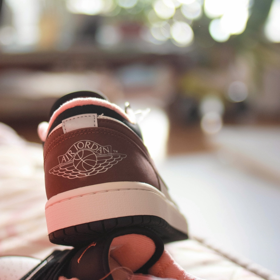 Jordan 1 Low SE Chocolate Bliss 착용 스타일 - 4