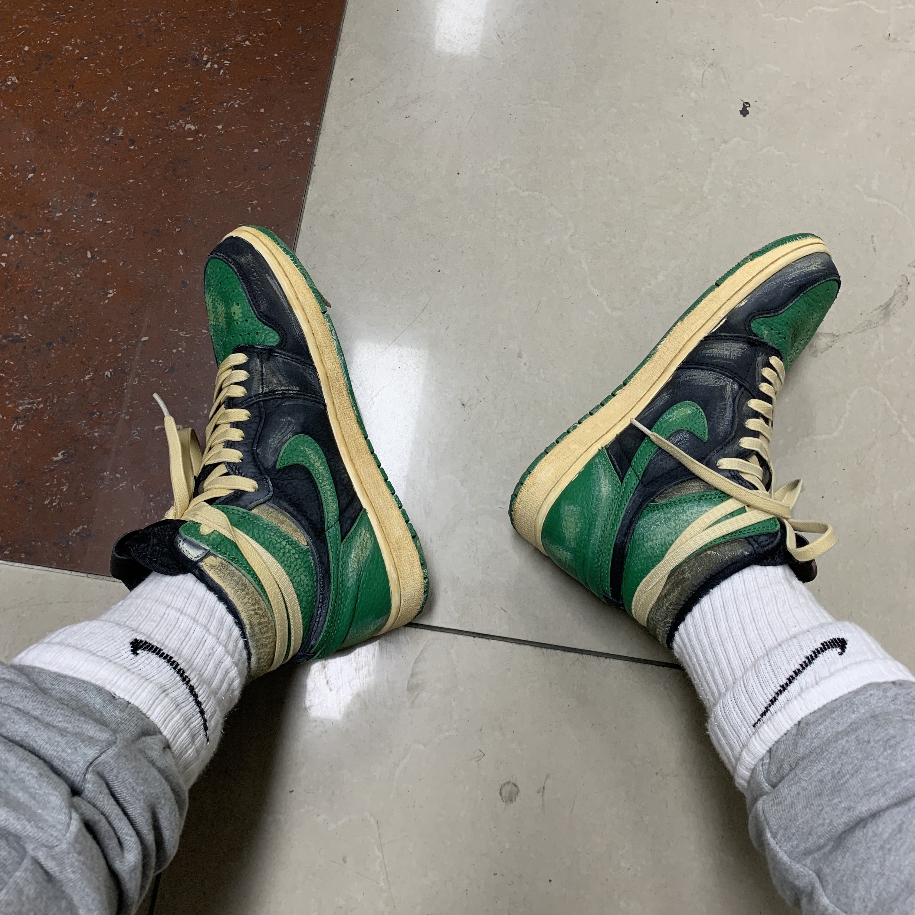 Jordan 1 Retro High OG Pine Green Black 착용 스타일