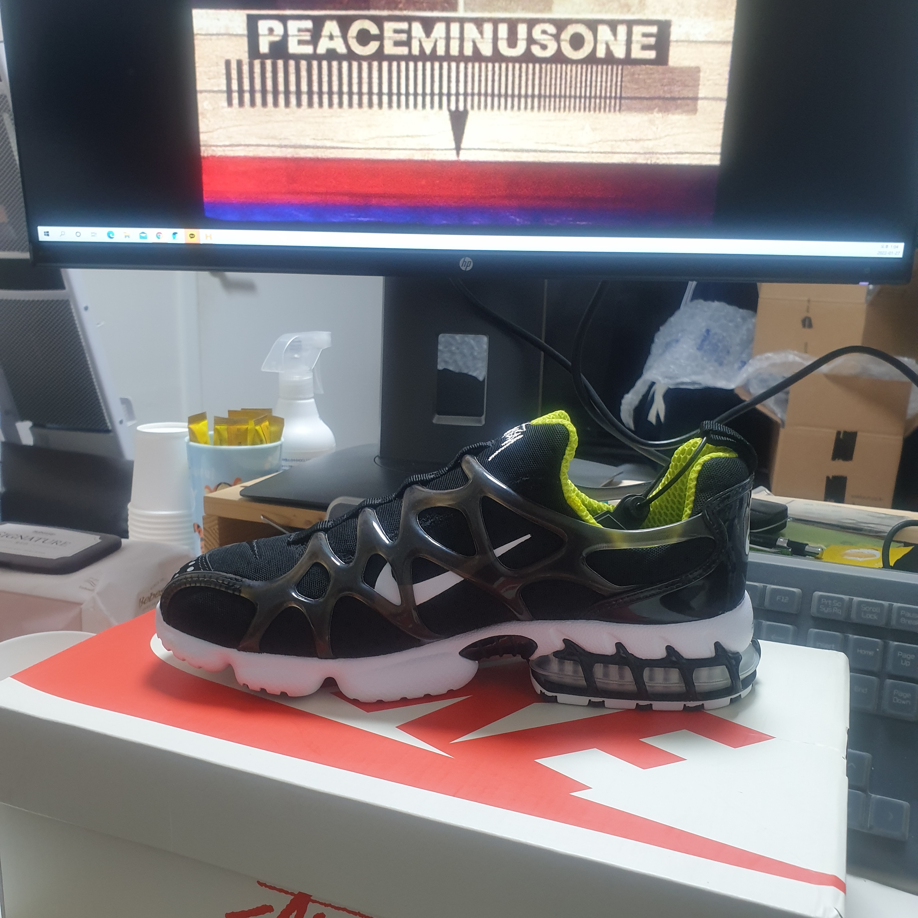 Nike x Stussy Air Zoom Spiridon Kukini Black 착용 스타일 - 2