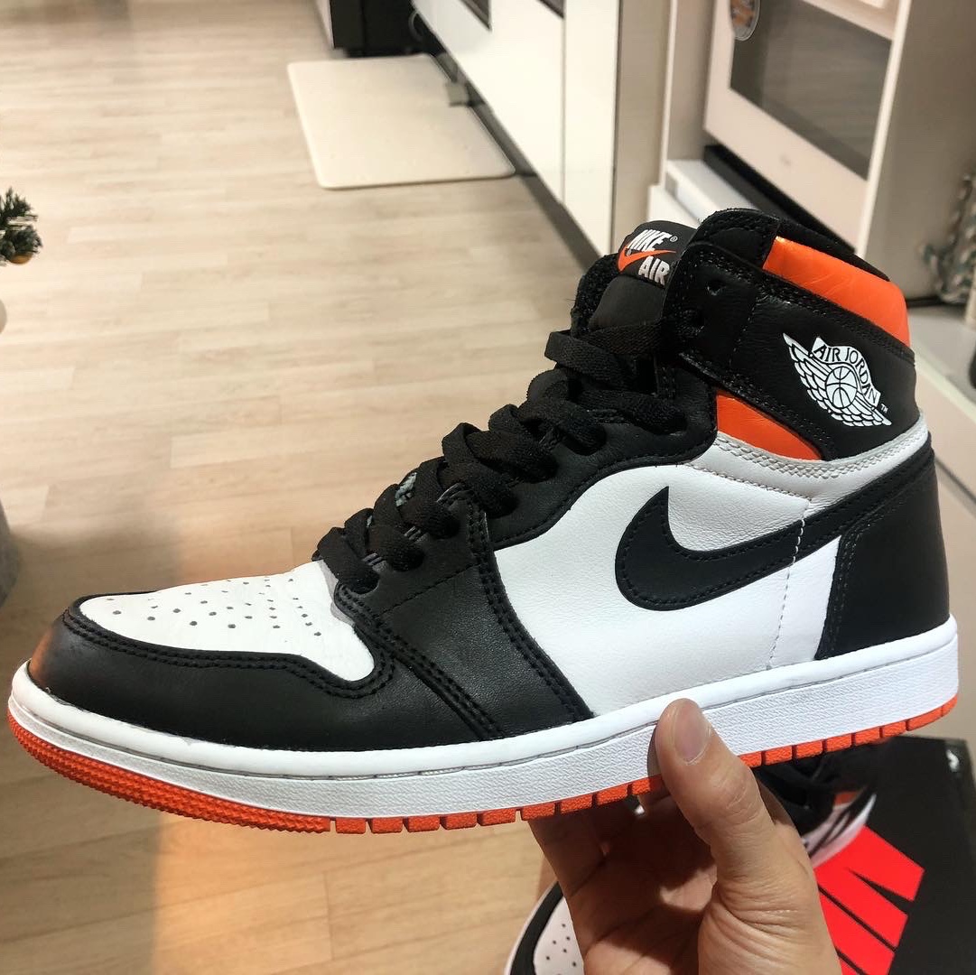 Jordan 1 Retro High OG Electro Orange 착용 스타일 - 2