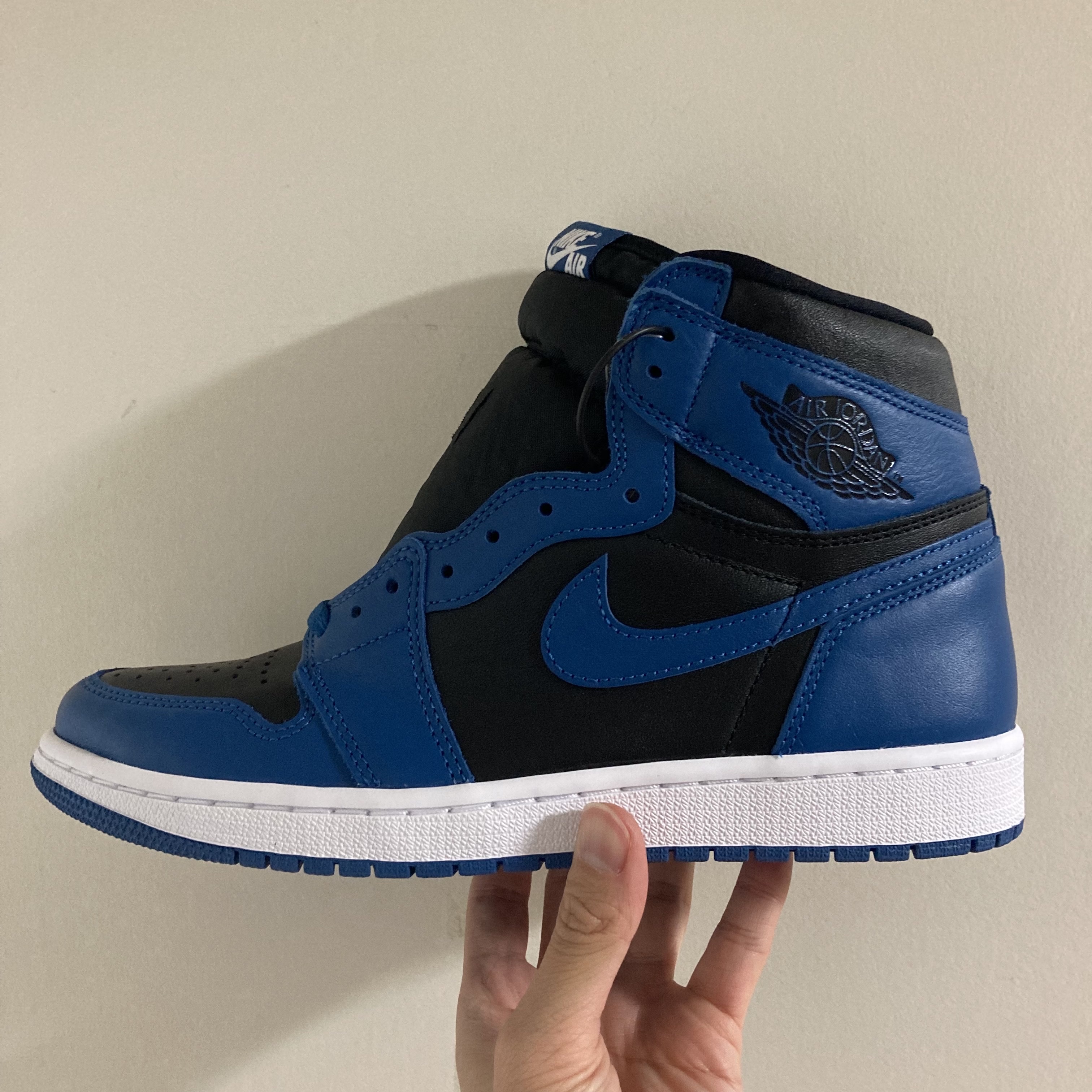 Jordan 1 Retro High OG Dark Marina Blue 착용 스타일