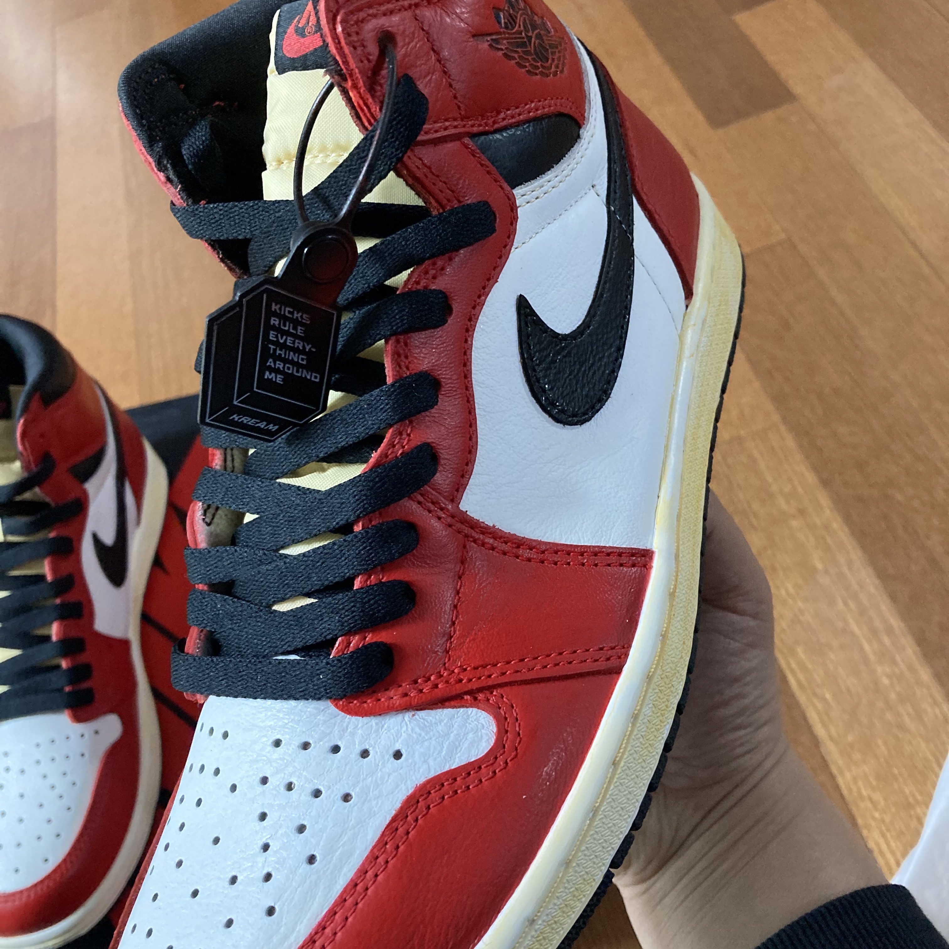 Jordan 1 Retro High OG Light Fusion Red 착용 스타일 - 1
