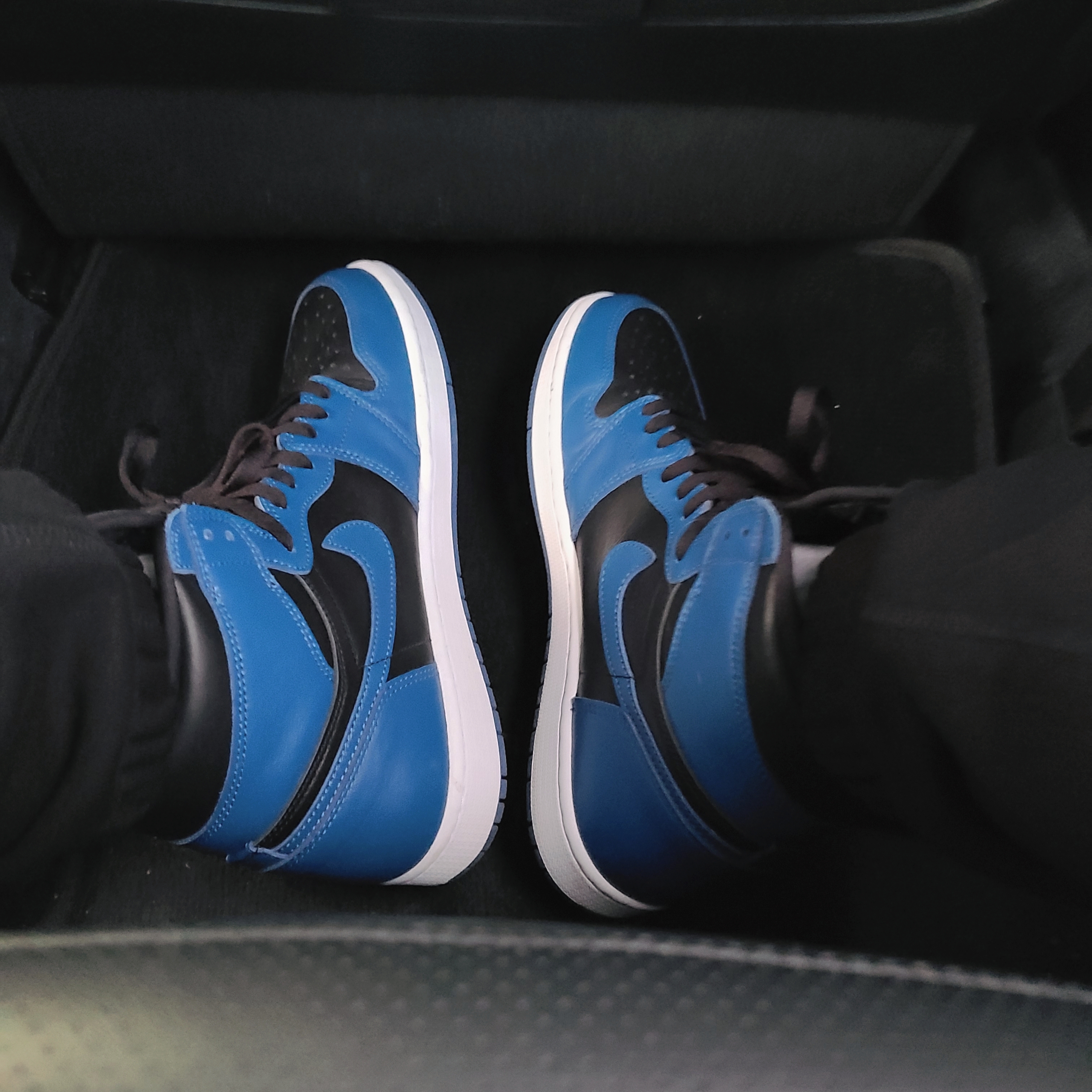 Jordan 1 Retro High OG Dark Marina Blue 착용 스타일