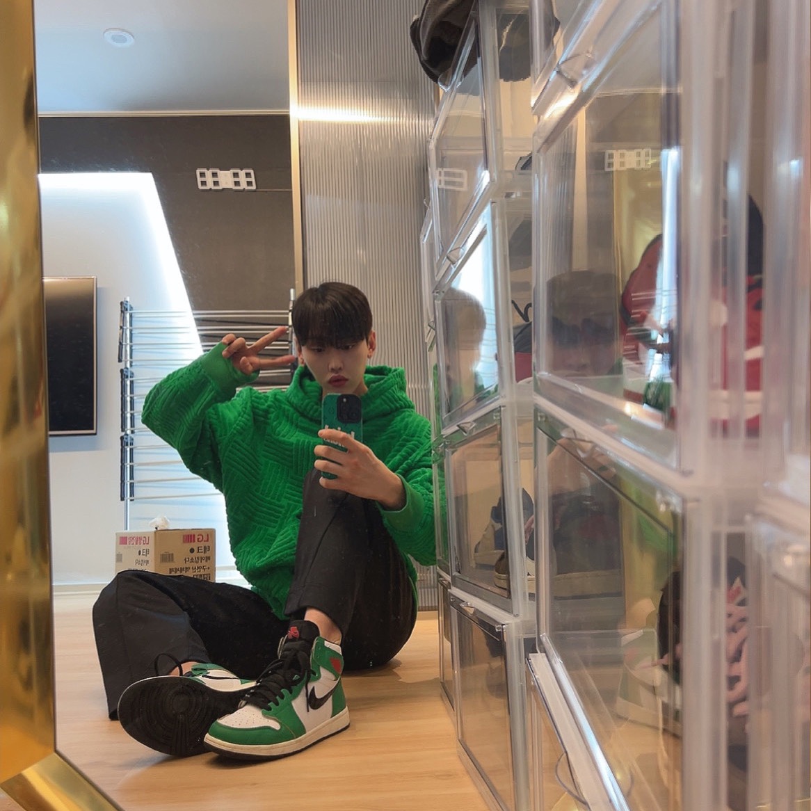 (W) Jordan 1 Retro High OG Lucky Green 착용 스타일 - 1