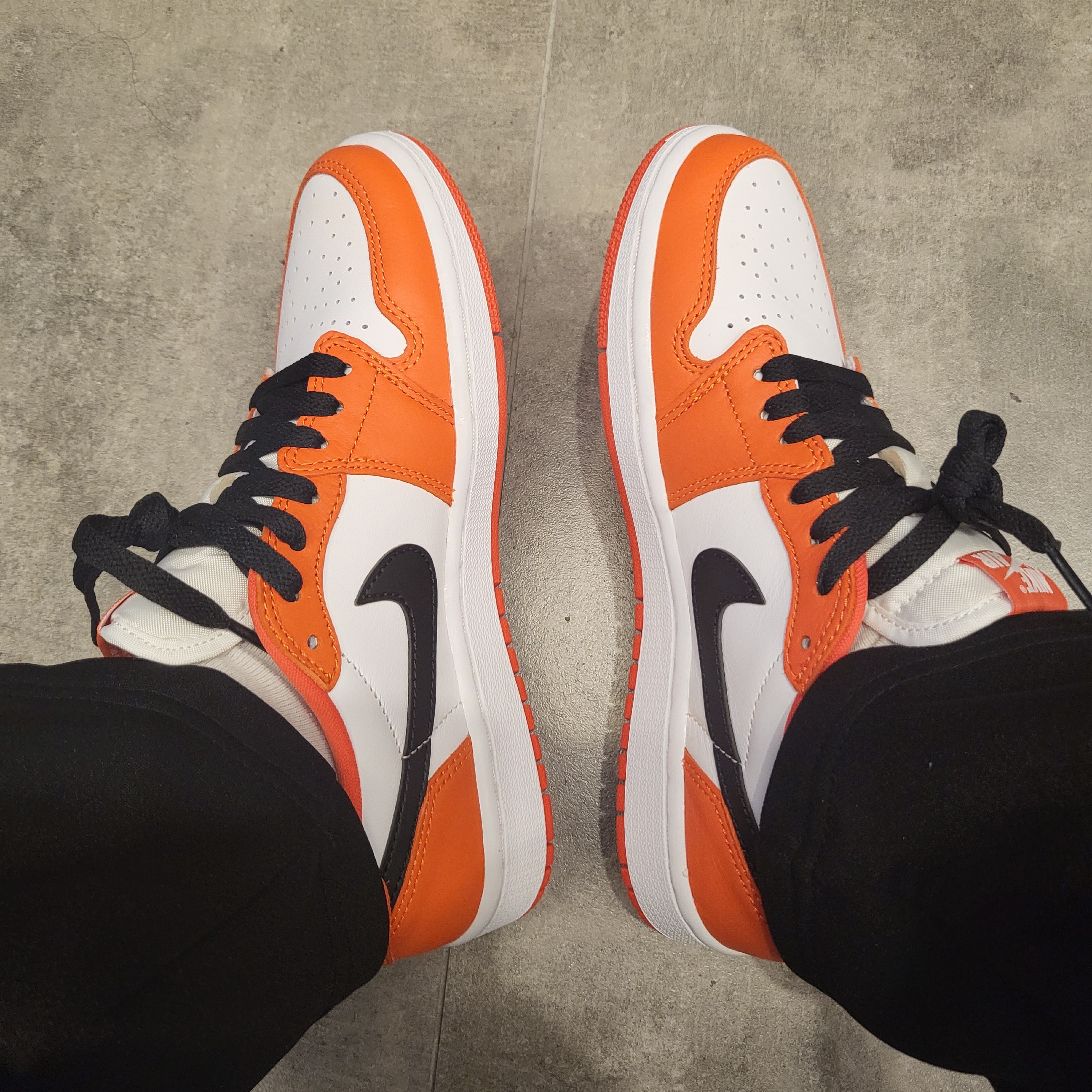 (W) Jordan 1 Low OG Starfish 착용 스타일 - 1