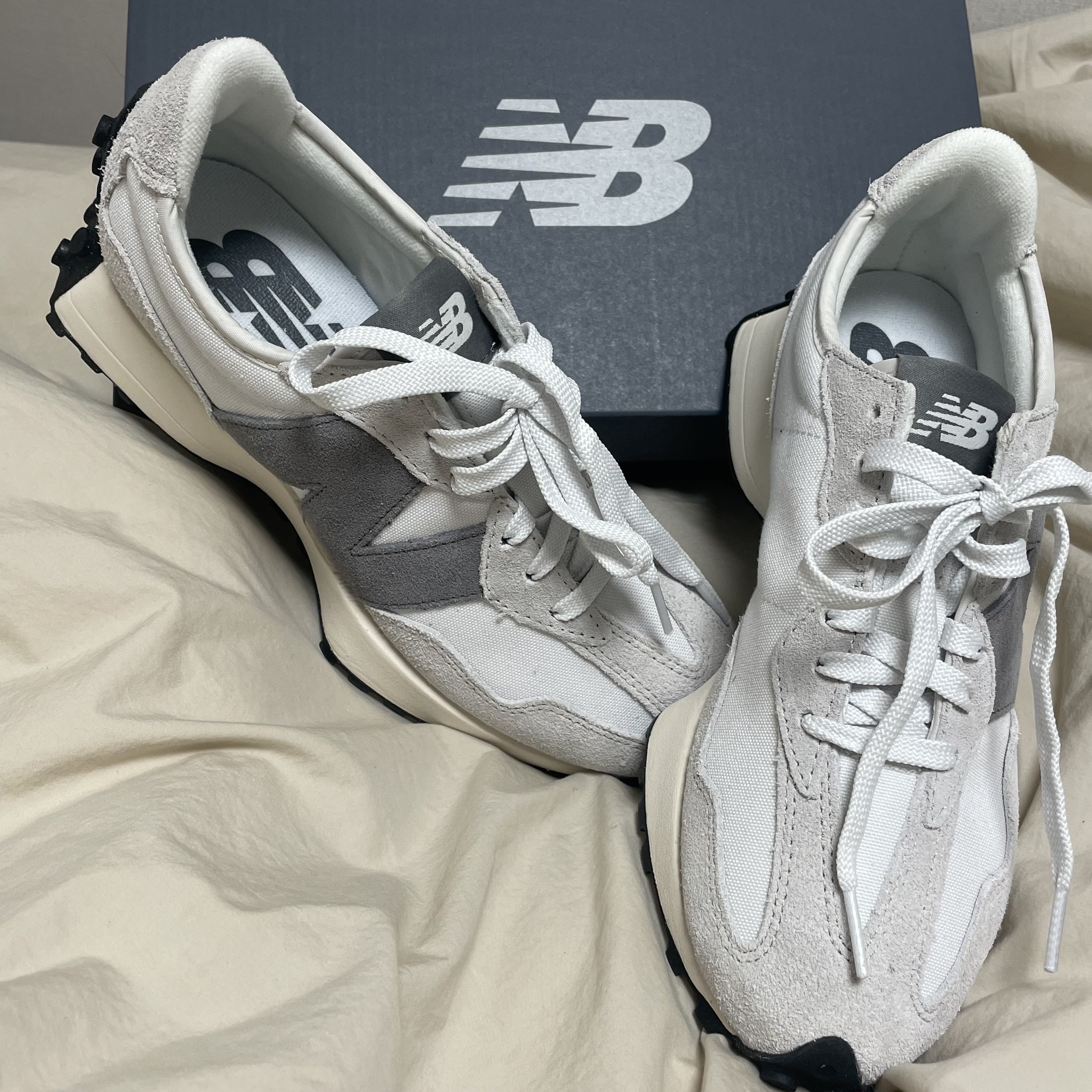 New Balance 327 Nimbus Cloud Rain Cloud 착용 스타일