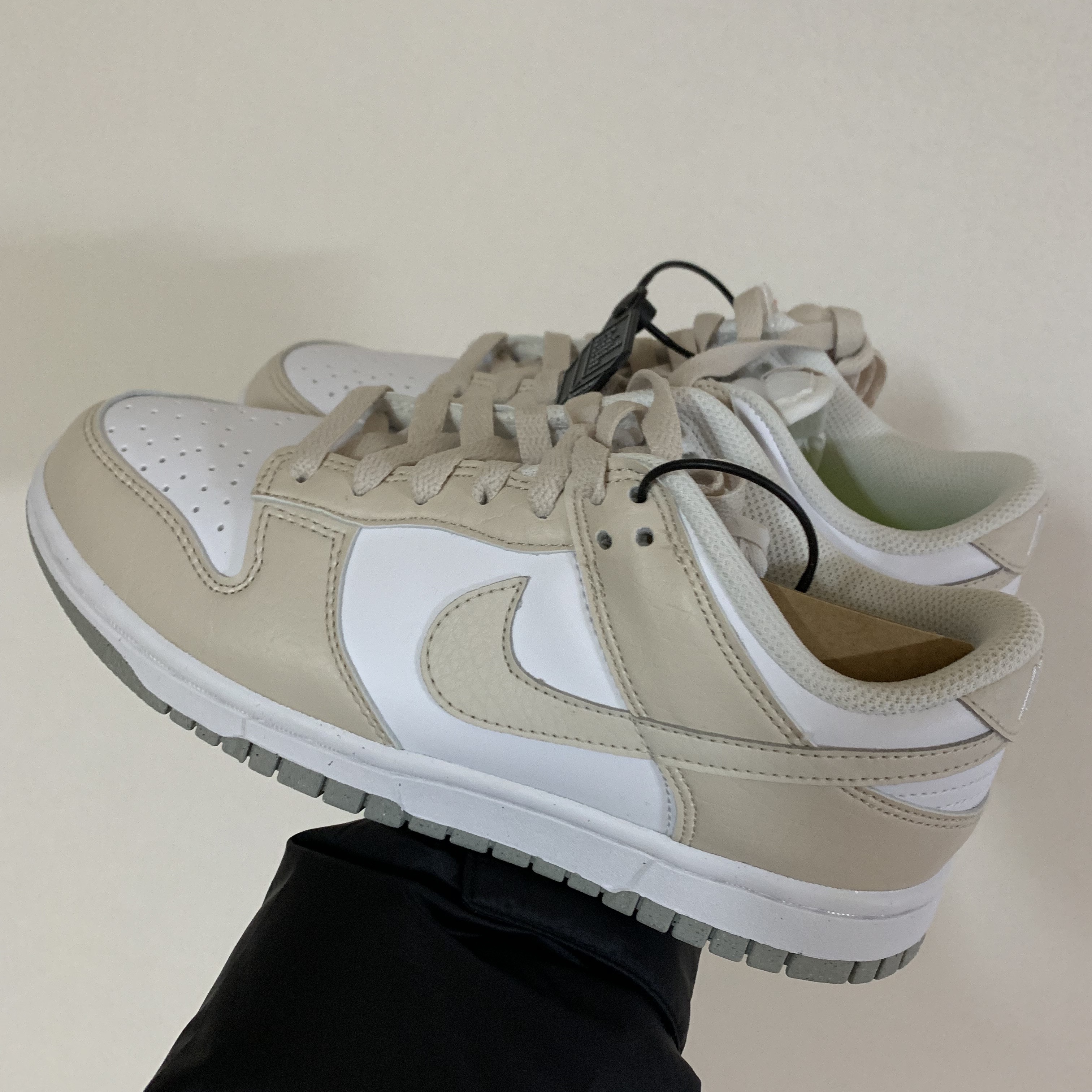 (W) Nike Dunk Low Next Nature Light Orewood Brown 착용 스타일 - 1